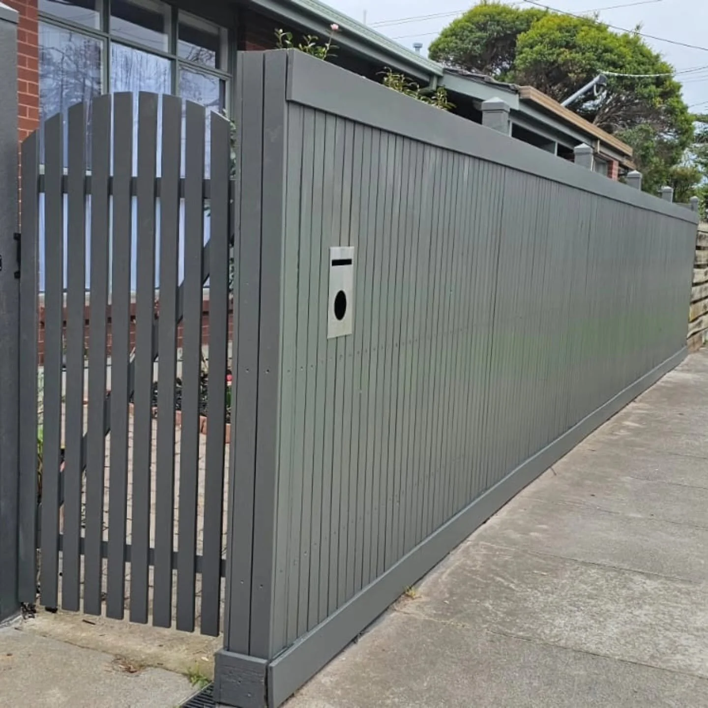 Timber fence repainting and restoration in Mentone