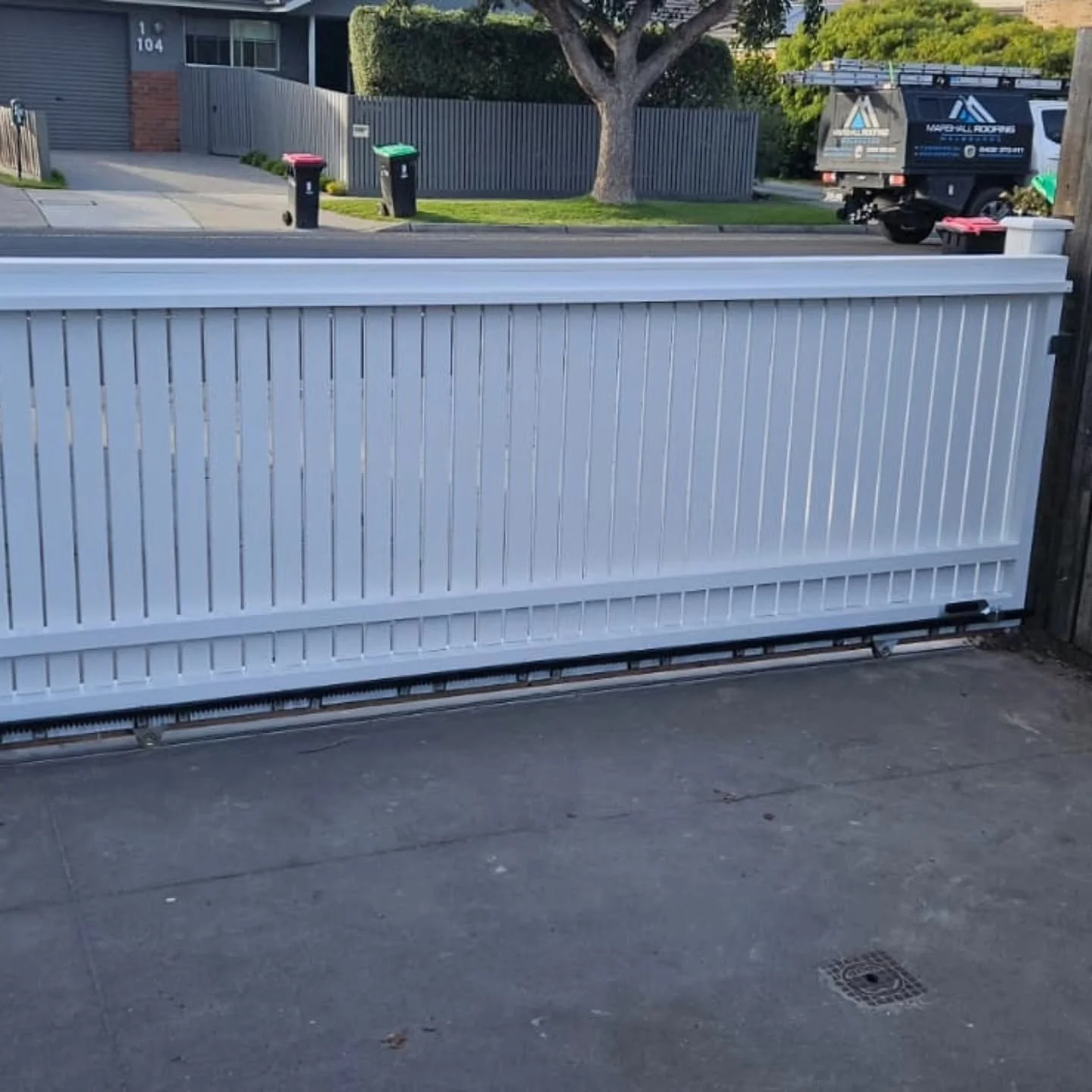 Timber fence repainting and restoration in Mordialloc