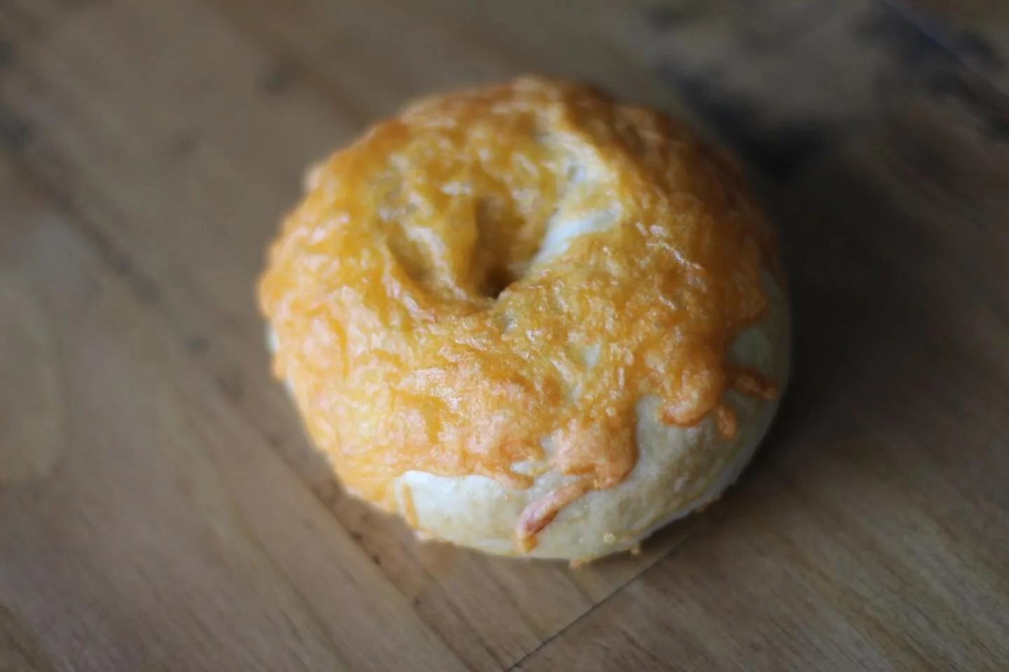 WE NOW SERVE SOURDOUGH BAGELS 🥯 flavors consist of: Plain, Parmesan, Cheddar, Cheddar + Italian Seasoning, Brown Sugar + Cinnamon, and Everything. Order now on our website✨link in our bio!