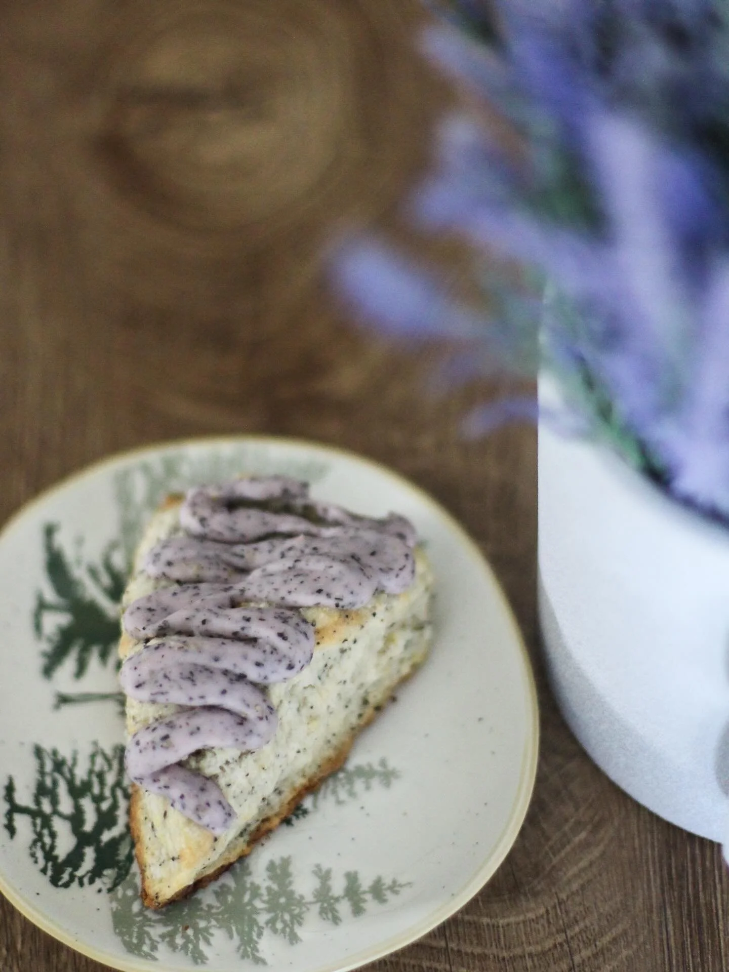 Introducing our newest scone: Earl Grey Lavender Sourdough Scone 💜 made with real lavender, earl grey tea + lemon zest 🫖🍋 link in bio to order✨