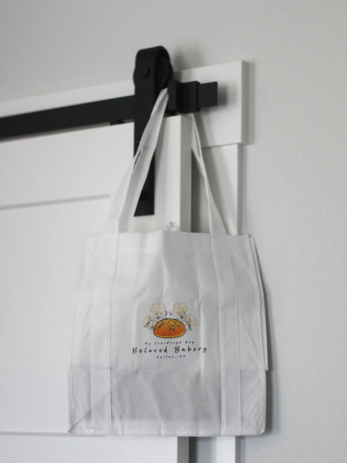 Happy Fri-yay! We&rsquo;ve got something exciting in store for the @dallasorfarmersmarket✨ 

We will be offering a limited supply of reusable tote bags to purchase for $15 so you can carry all your goodies from the market in 🛍️ 

The best part about