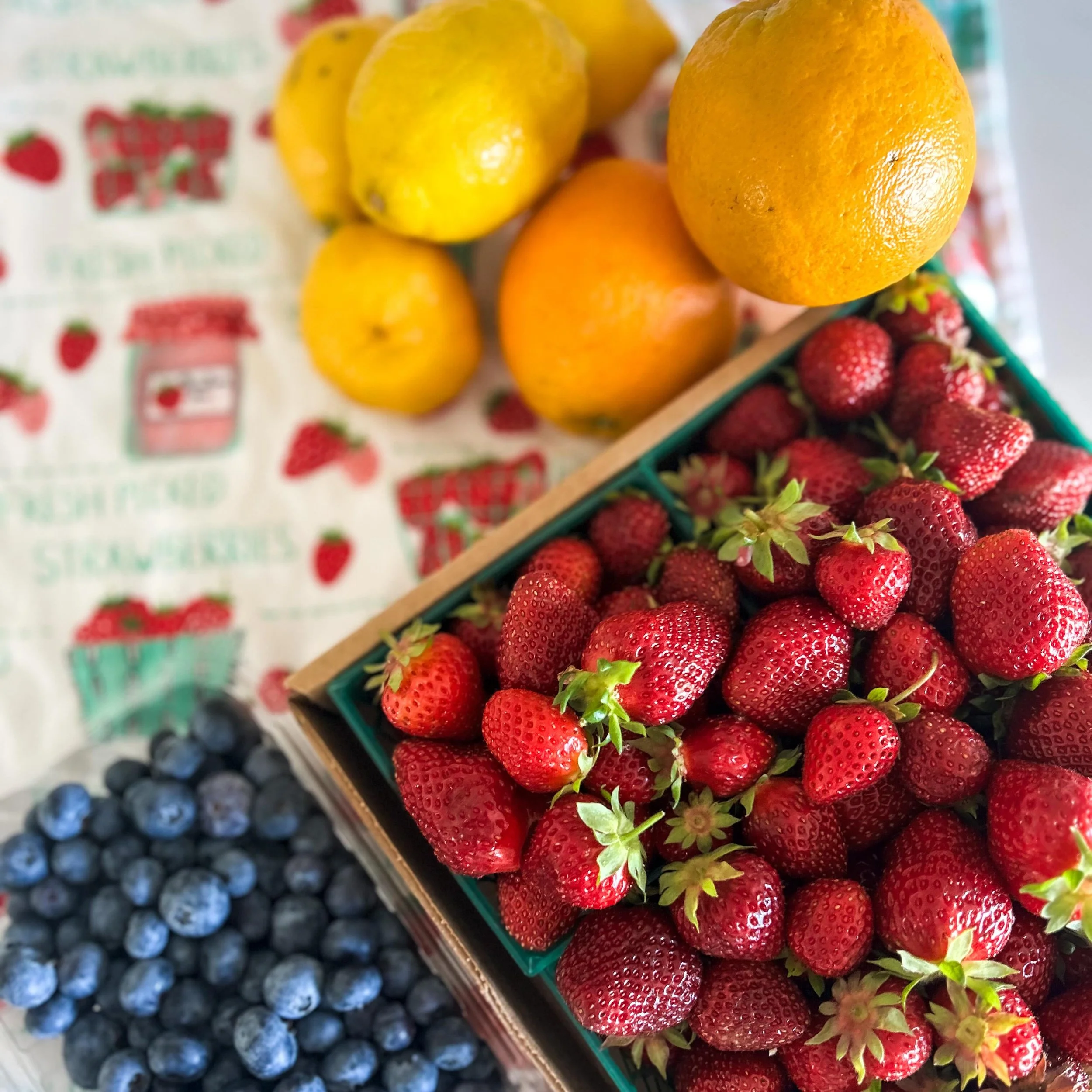 SO excited about these next few weeks recipes🍓🍋🍊🫐

Summer for sure is one of my favorite seasons! The fruit that comes in season sustains a lot of flavor + complexity in our sourdough goodies. Whether it&rsquo;s the zest of a orange or the toppin