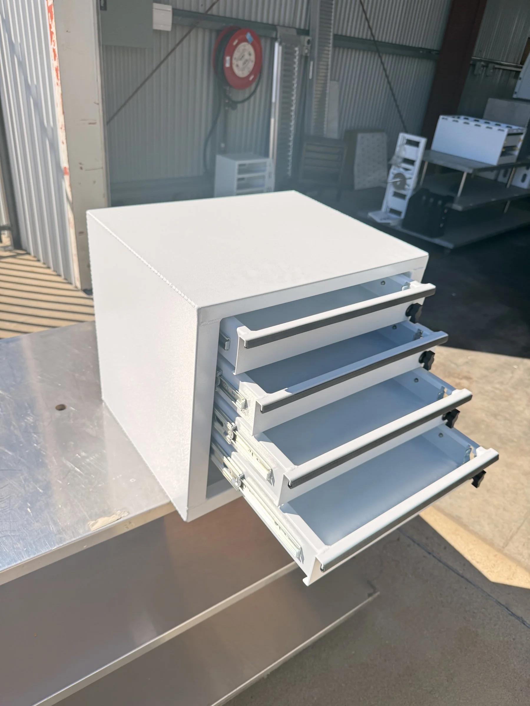 4-drawer-unit-white-IMG_1167.jpg