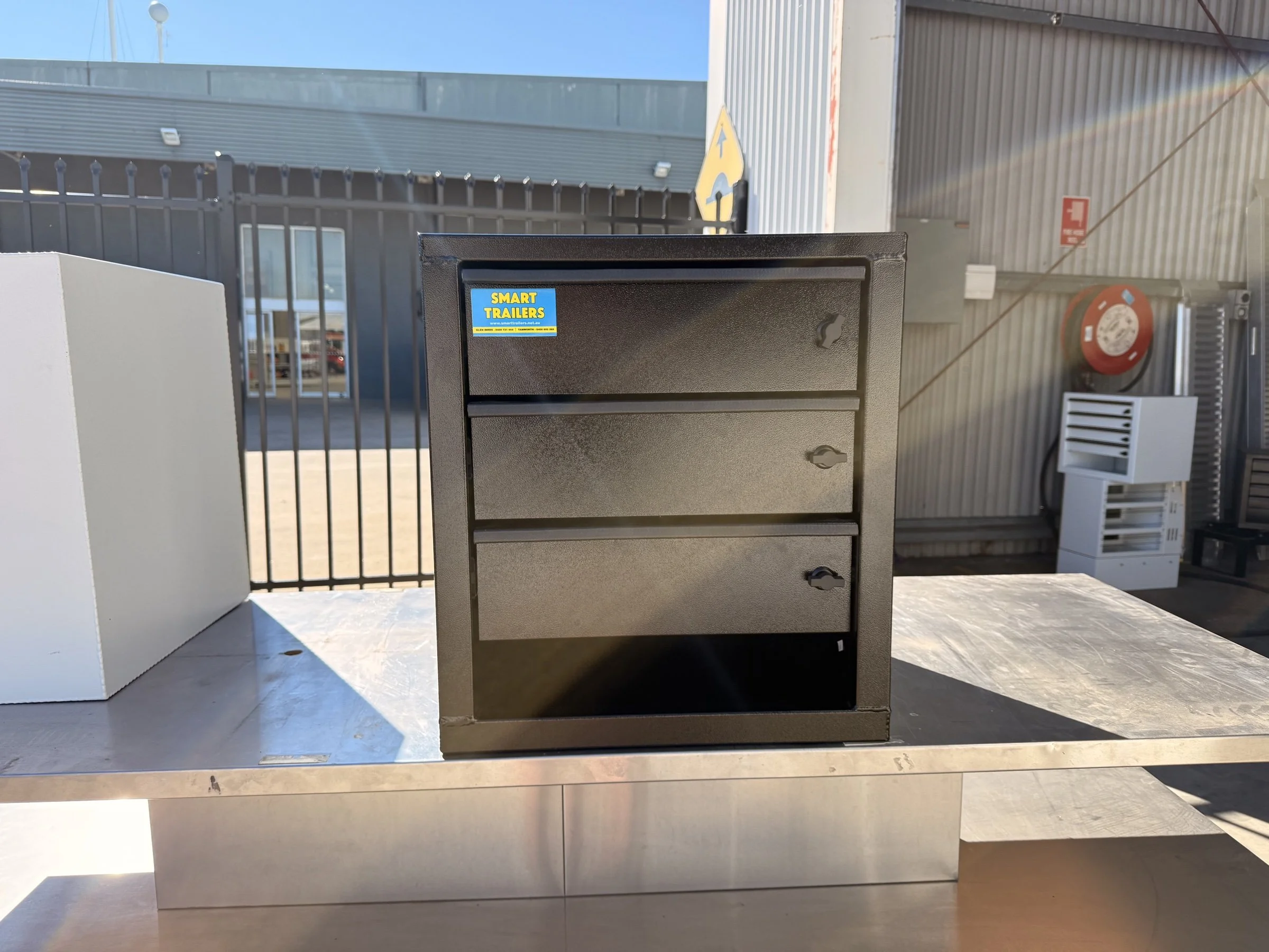3-drawer-unit-black-IMG_1117.jpg