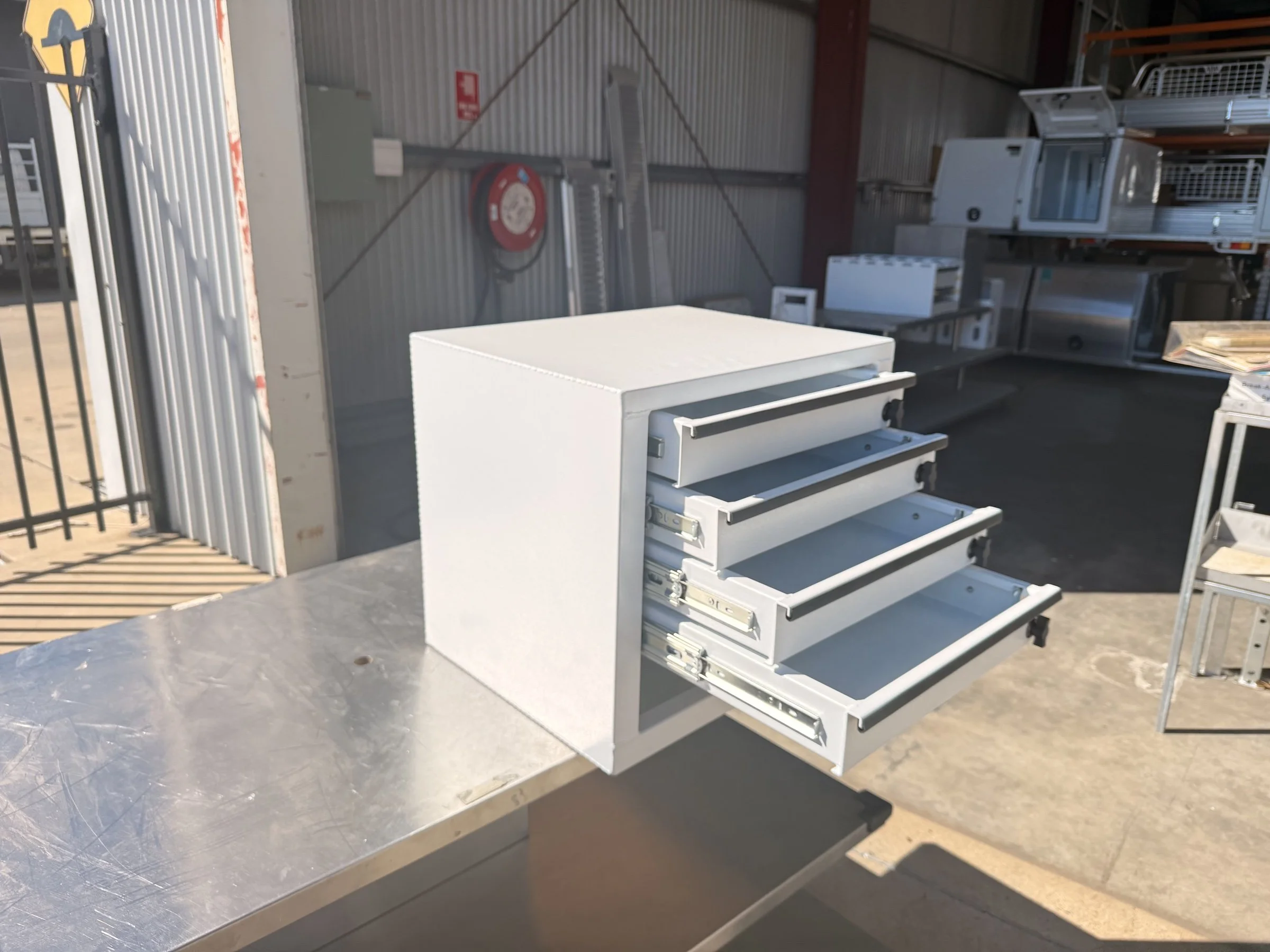 4-drawer-unit-white-IMG_1165.jpg