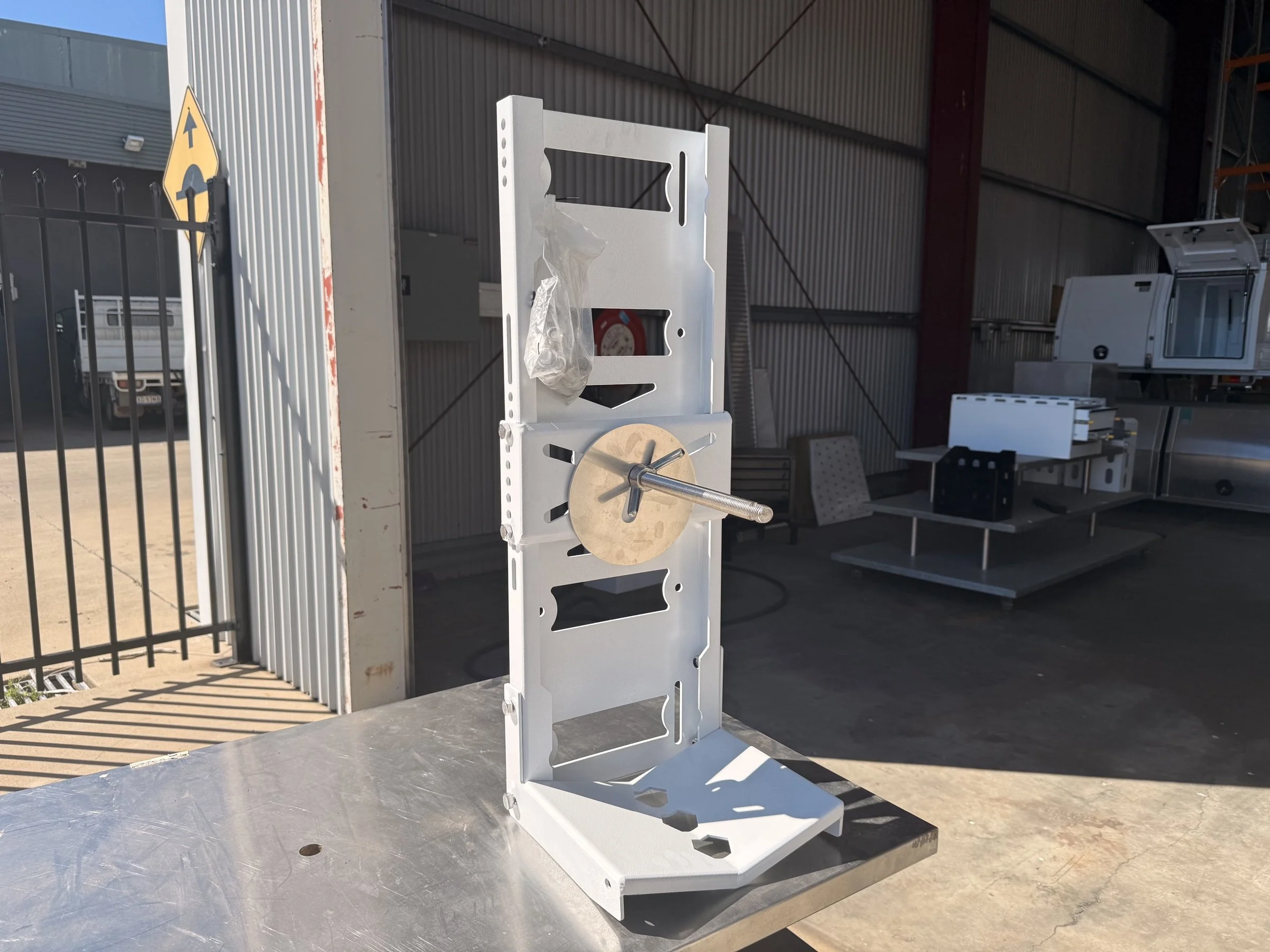 spare-wheel-rack-white-IMG_1152.jpg