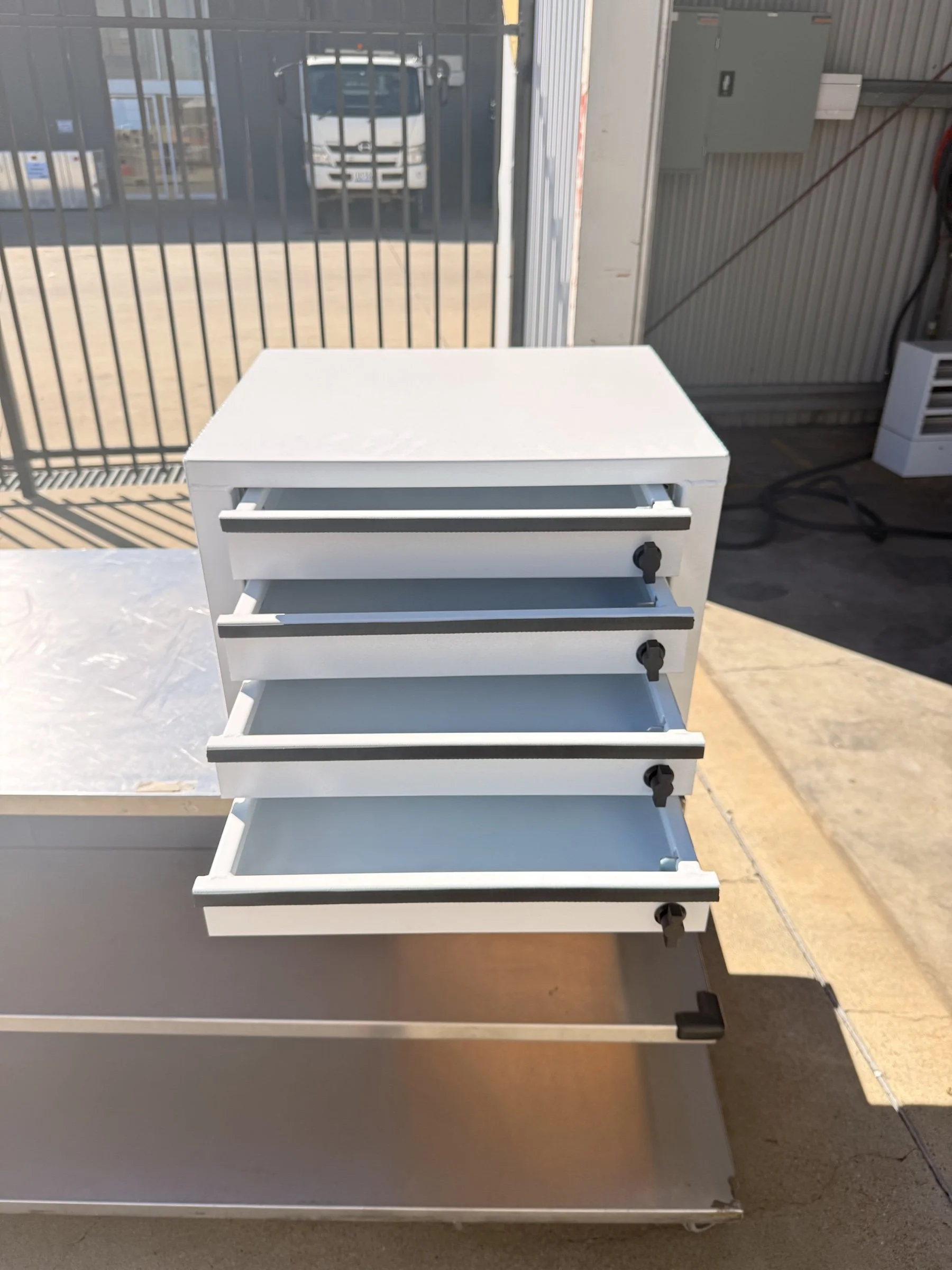 4-drawer-unit-white-IMG_1166.jpg