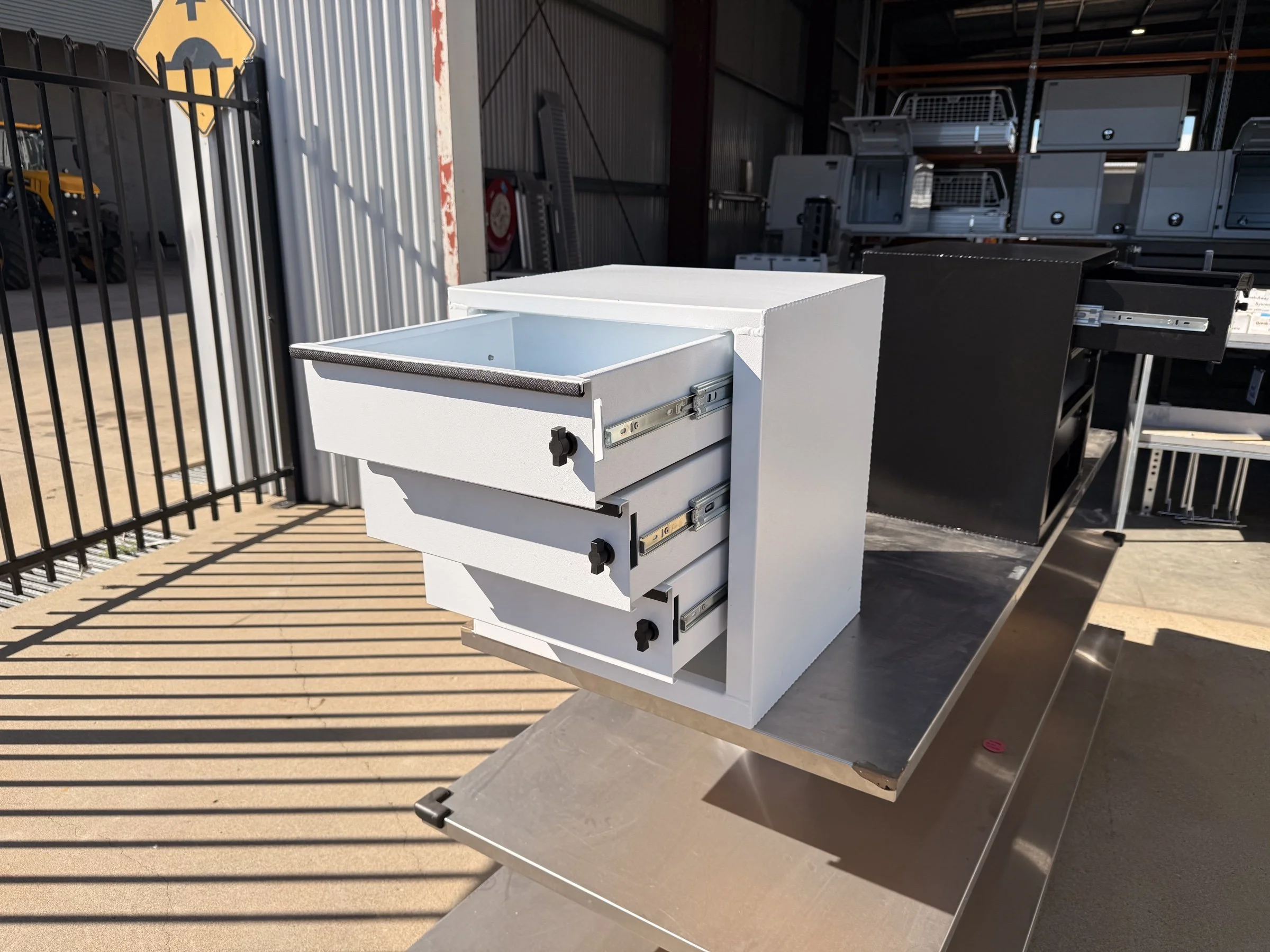 3-drawer-unit-white-IMG_1126.jpg