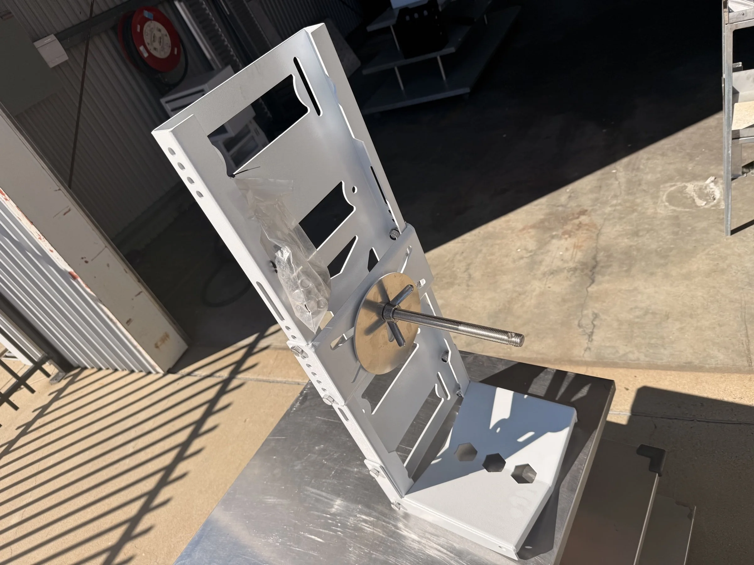 spare-wheel-rack-white-IMG_1155.jpg