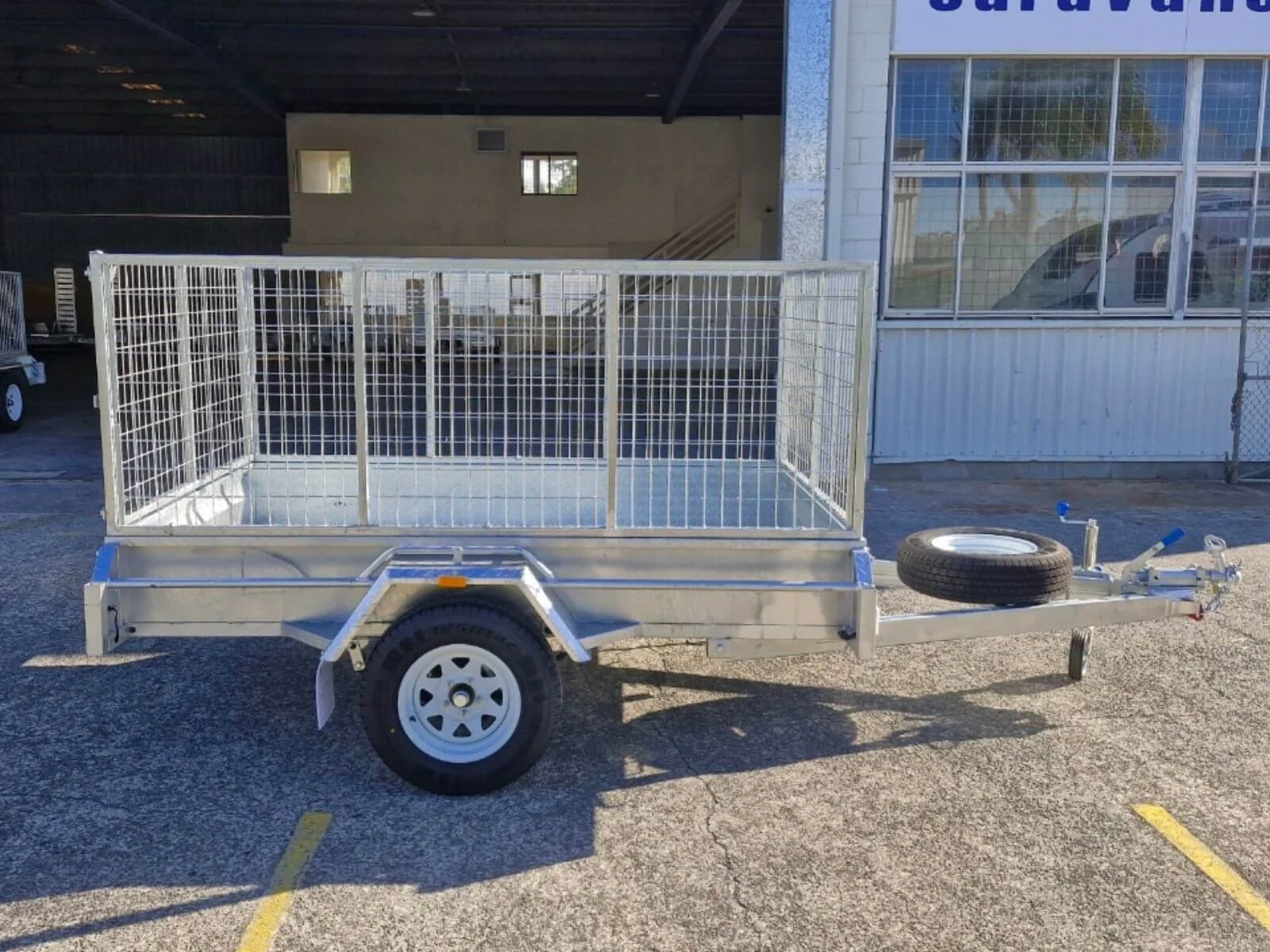 9x5 heavy duty box trailer with 300mm low sides