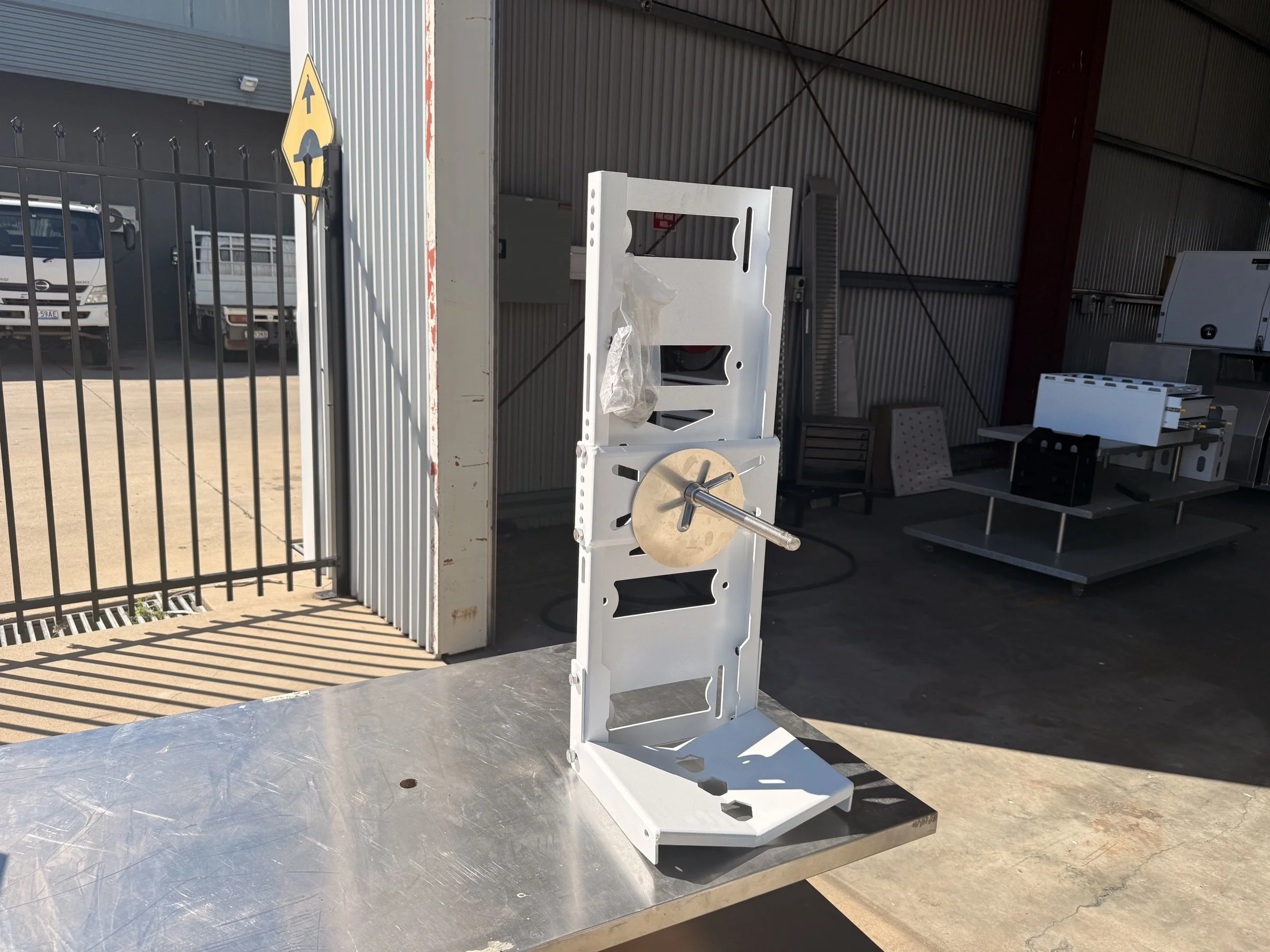 spare-wheel-rack-white-IMG_1151.jpg