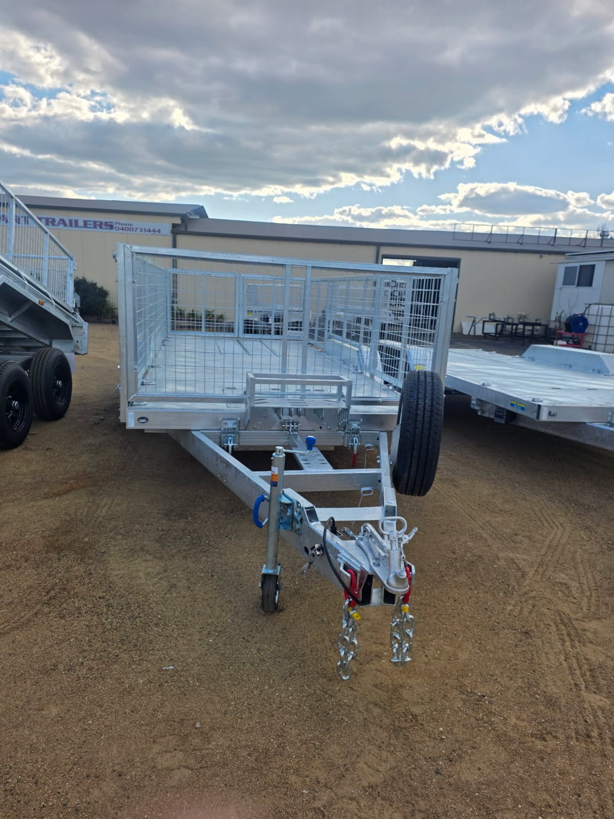 5X2 CAR TRAILER WITH CAGE HD (1 ).jpg