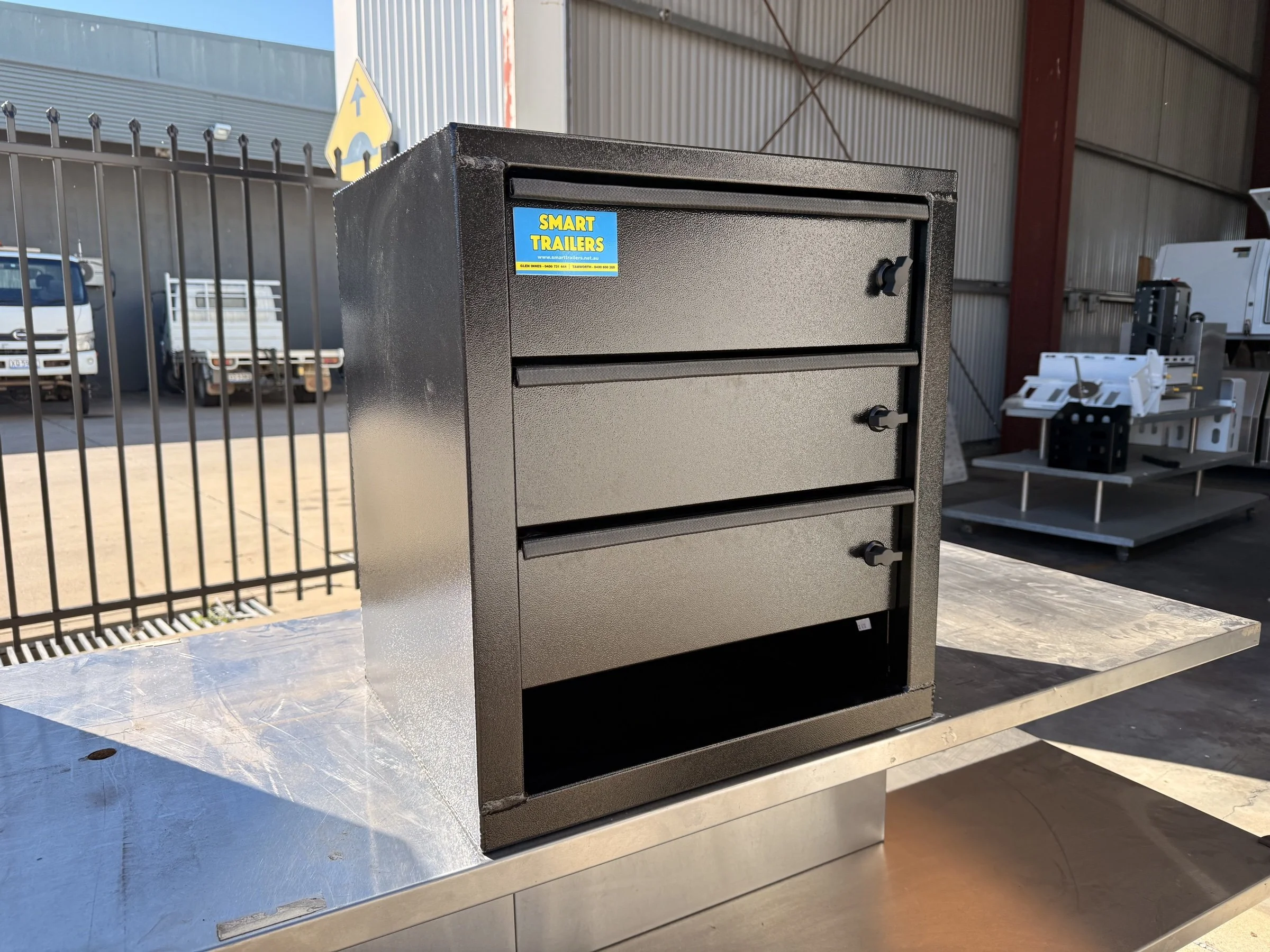 3-drawer-unit-black-IMG_1116.jpg