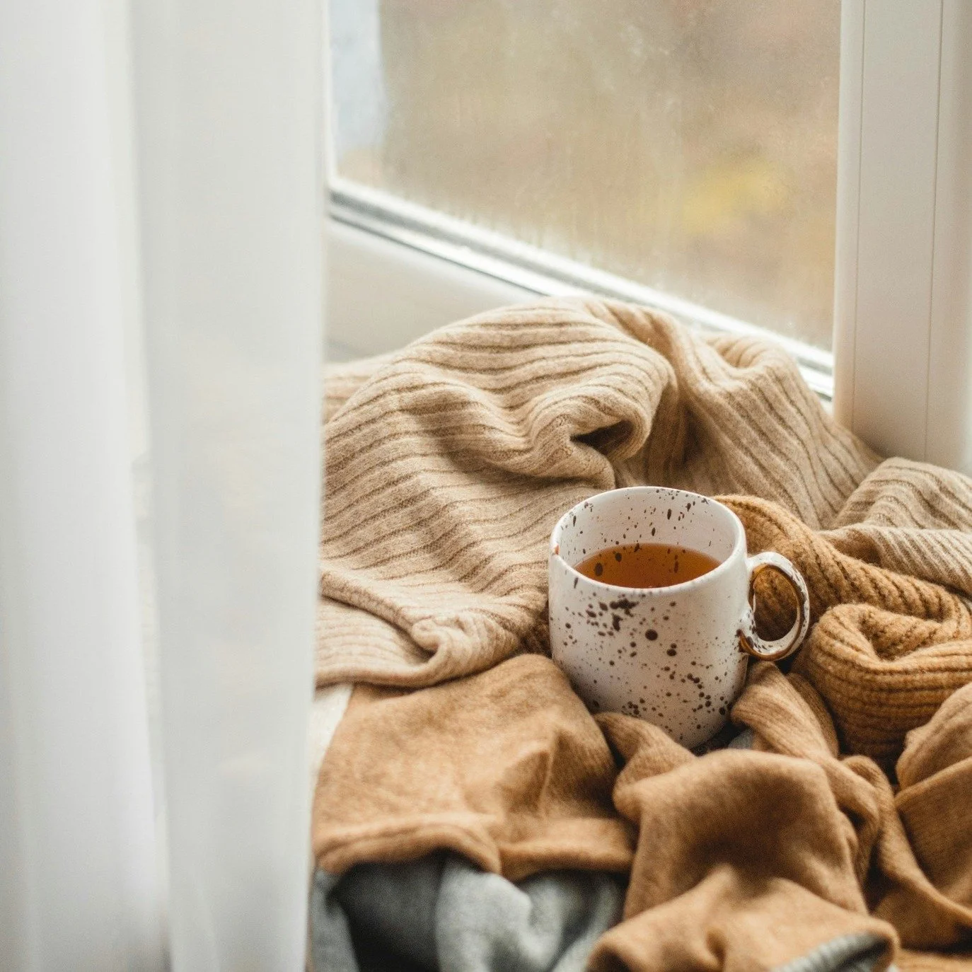 While there may be pressure to go above and beyond, to hustle on the weekends and make the holidays feel perfect..don't forget to breathe.🌿

Your nervous system deserves a reset, too. ❄️✨
Wrap up in something warm, sip something cozy, and let yourse