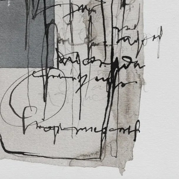 Susurros en la tinta, obra de collage de Mónica Gagliardi realizada con papeles, tinta, hilo de papel y caligrafía gestual.