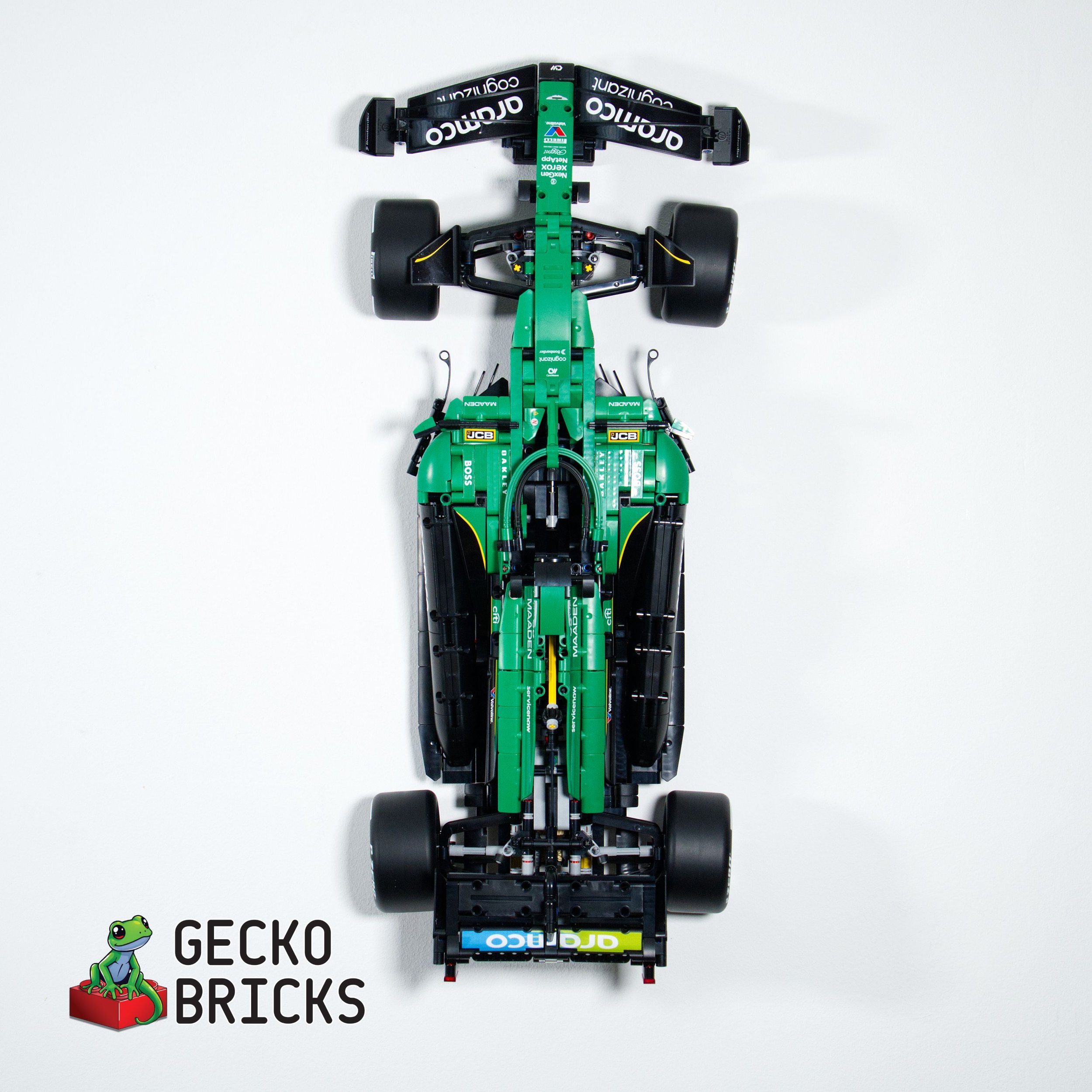 Aston Martin F1-011.jpg