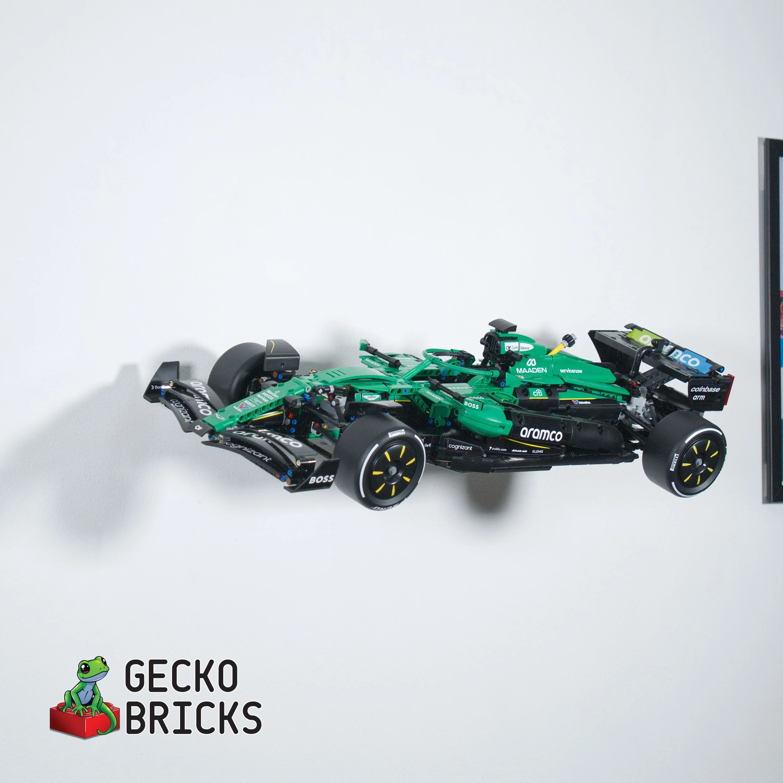 Aston Martin F1-004.jpg