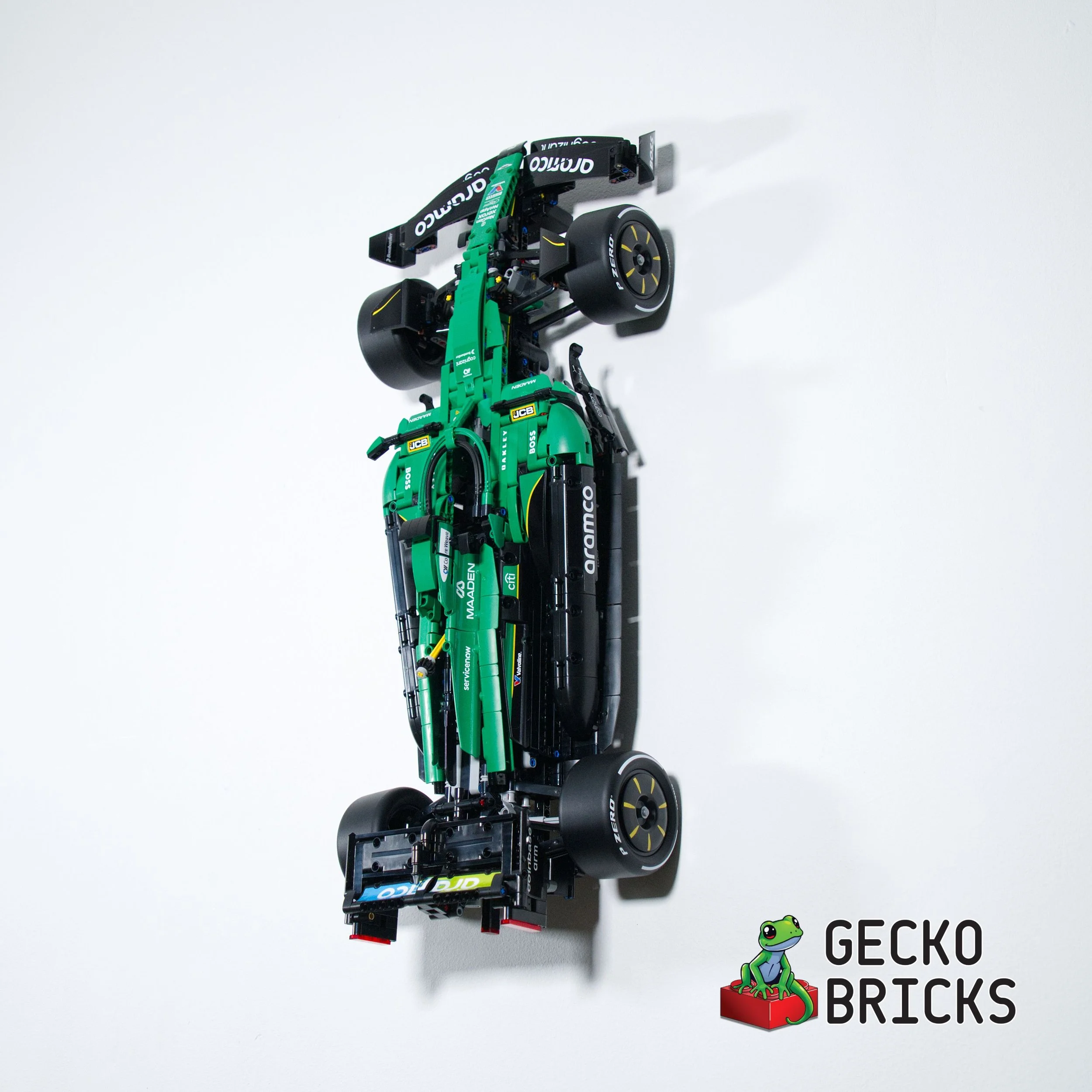 Aston Martin F1-002.jpg