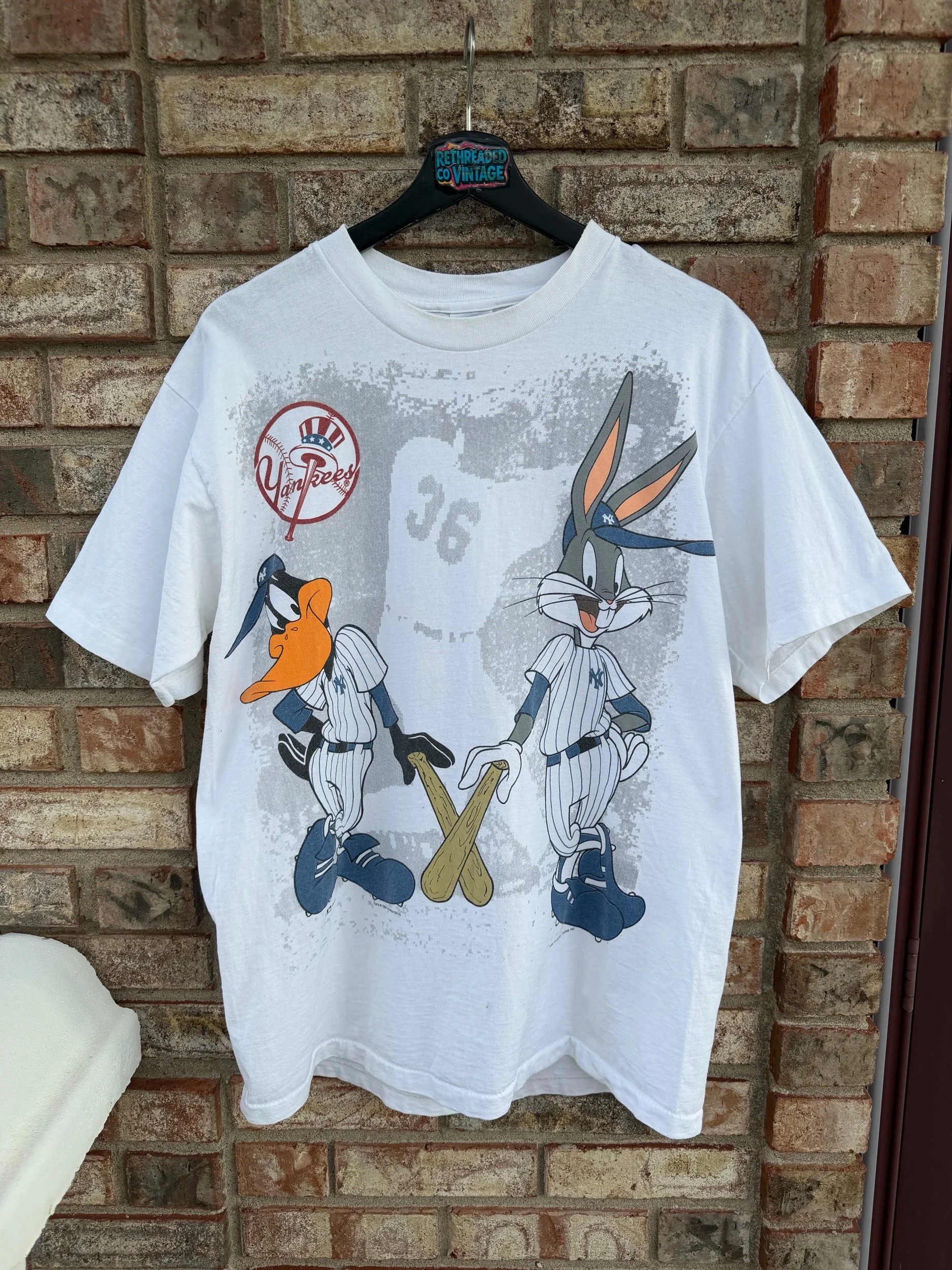 Rare Vintage 1994 Looney Tunes Daffy Duck & Bugs Bunny New York Yankees Single Stitch Graphic Tee