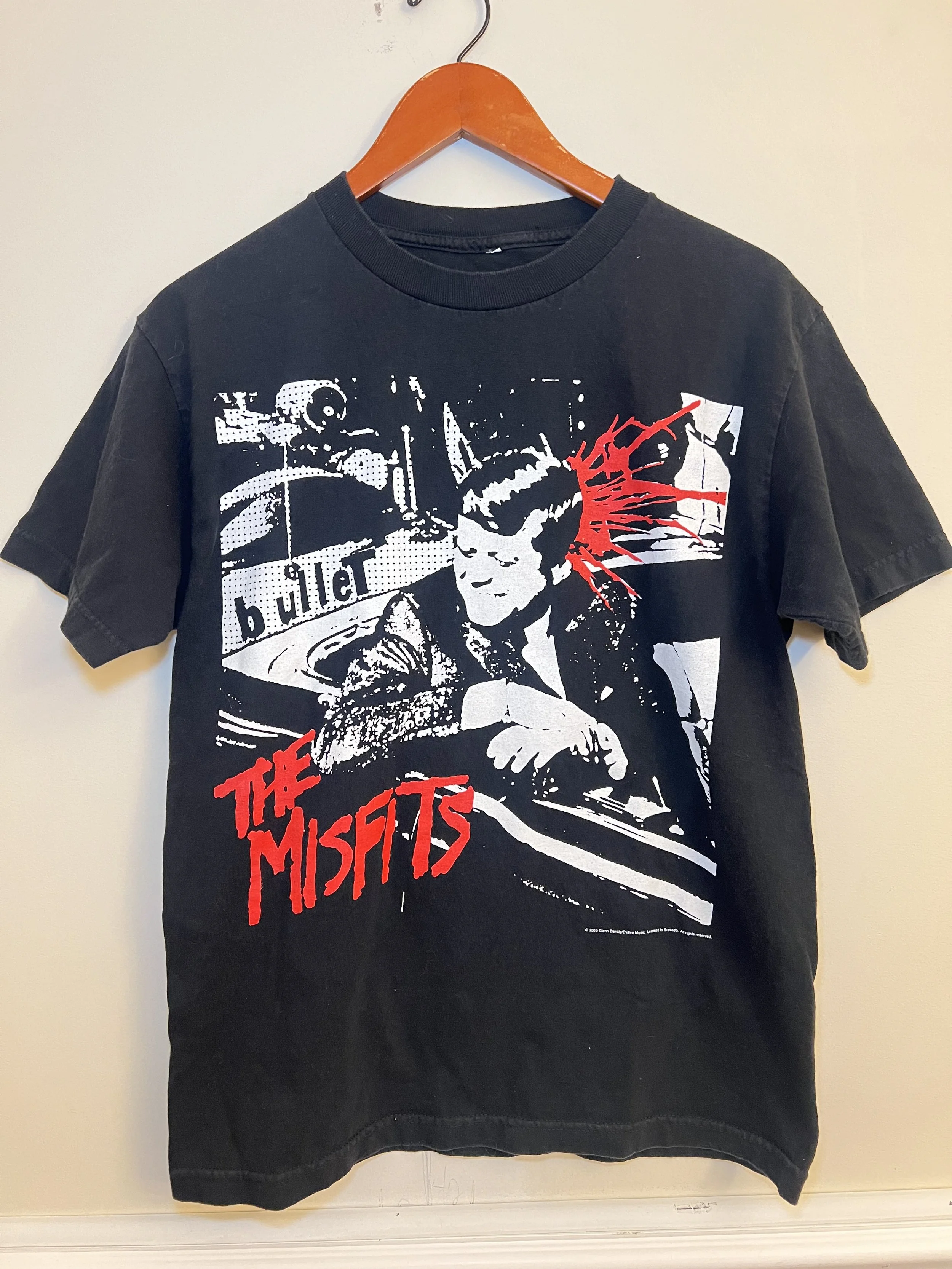 Misfits Bullet Graphic Tee Black Punk Band Shirt Red Logo Fade Y2K