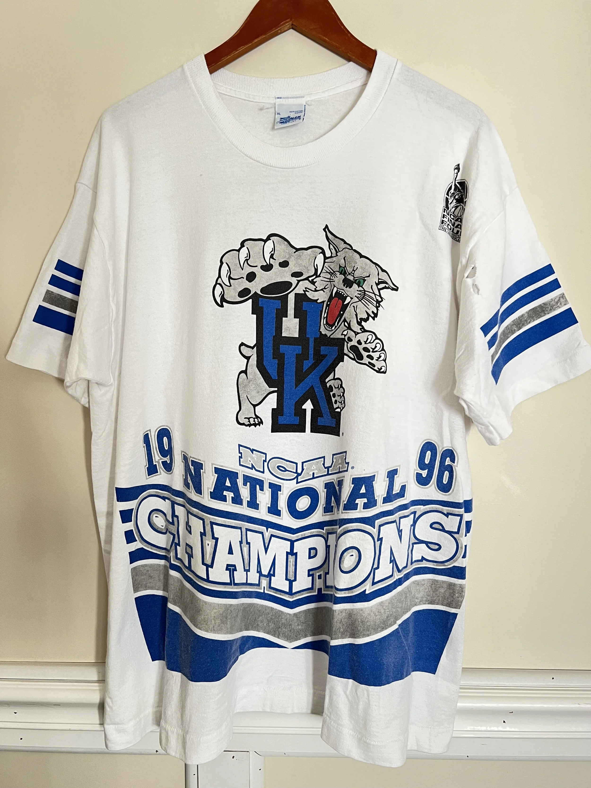 Vintage 1996 Salem Kentucky Wildcats NCAA National Champions Jersey Tee