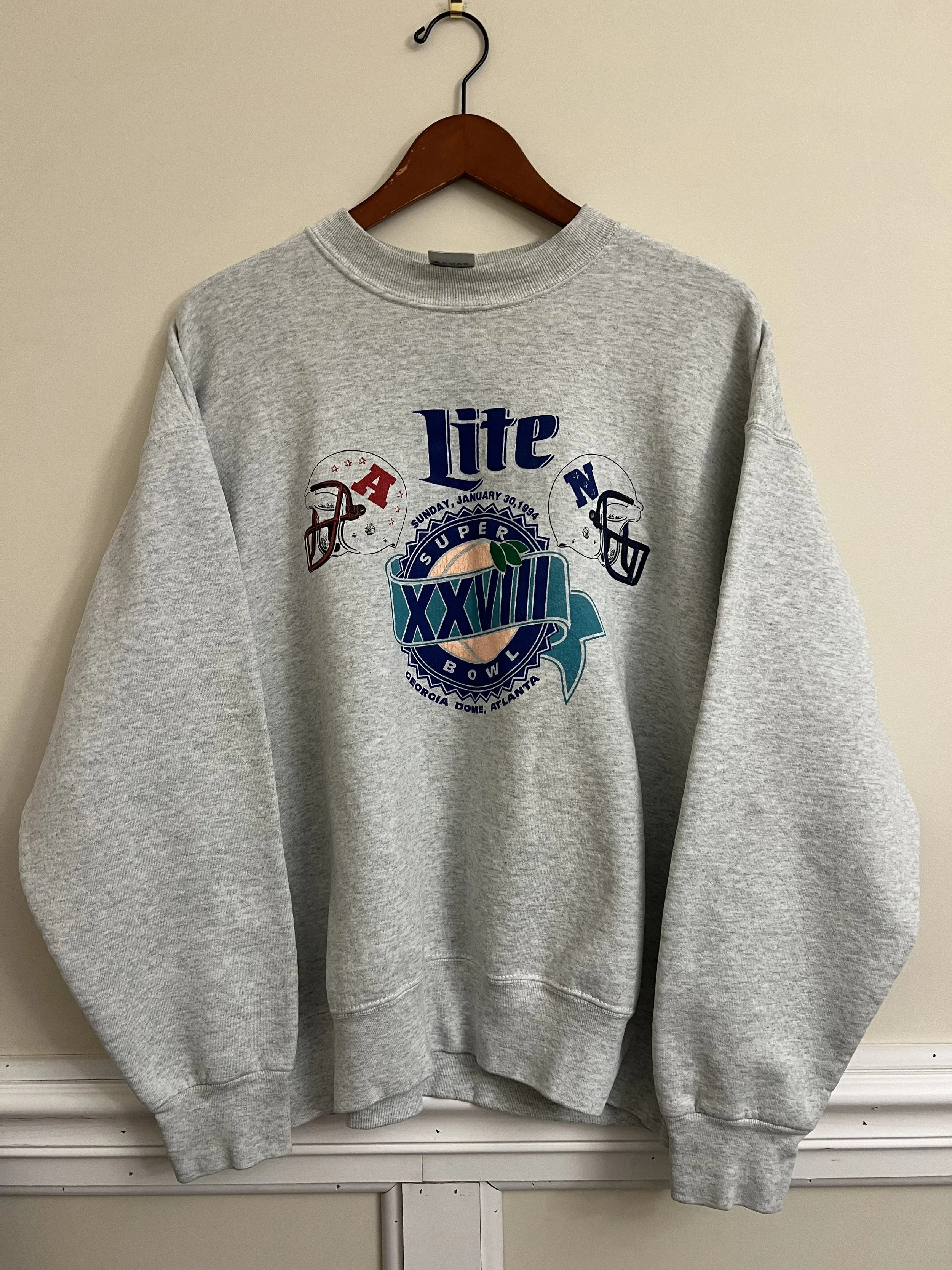 Vintage 1994 Super Bowl XXVIII crewneck featuring Dallas Cowboys vs Buffalo Bills graphic with Lite branding