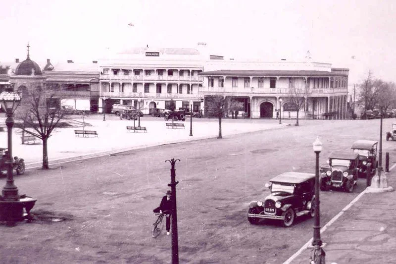 Russell Street and Grand Hotel