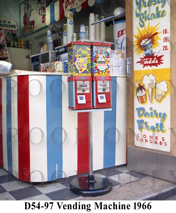 Vending Machine 1966 D54-97.jpg