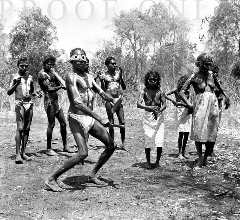 D27-22 Arnham Land Corroberree