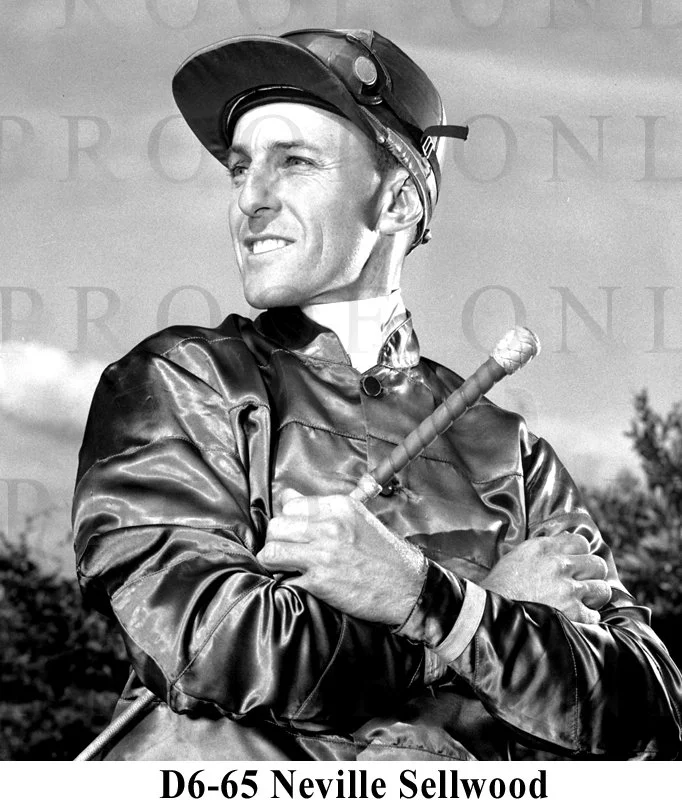 D6-65 Neville Sellwood.jpg