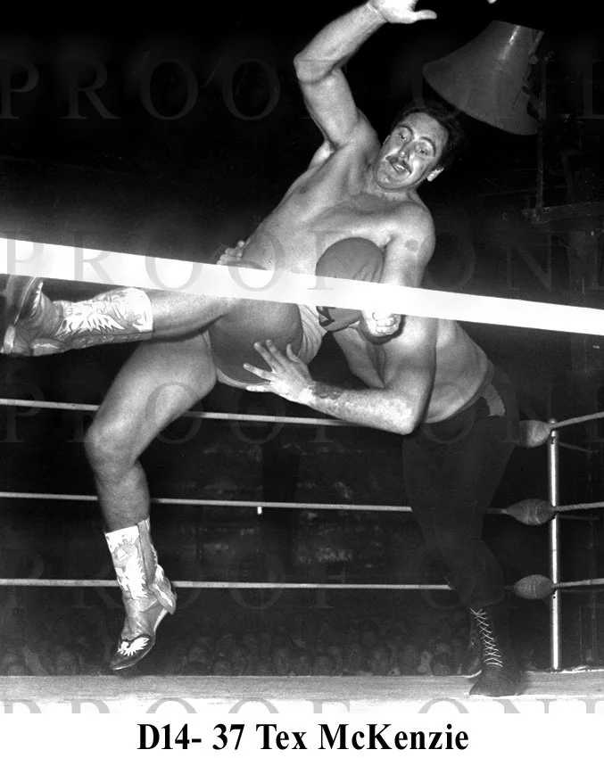D14-37 Tex McKenzie.jpg