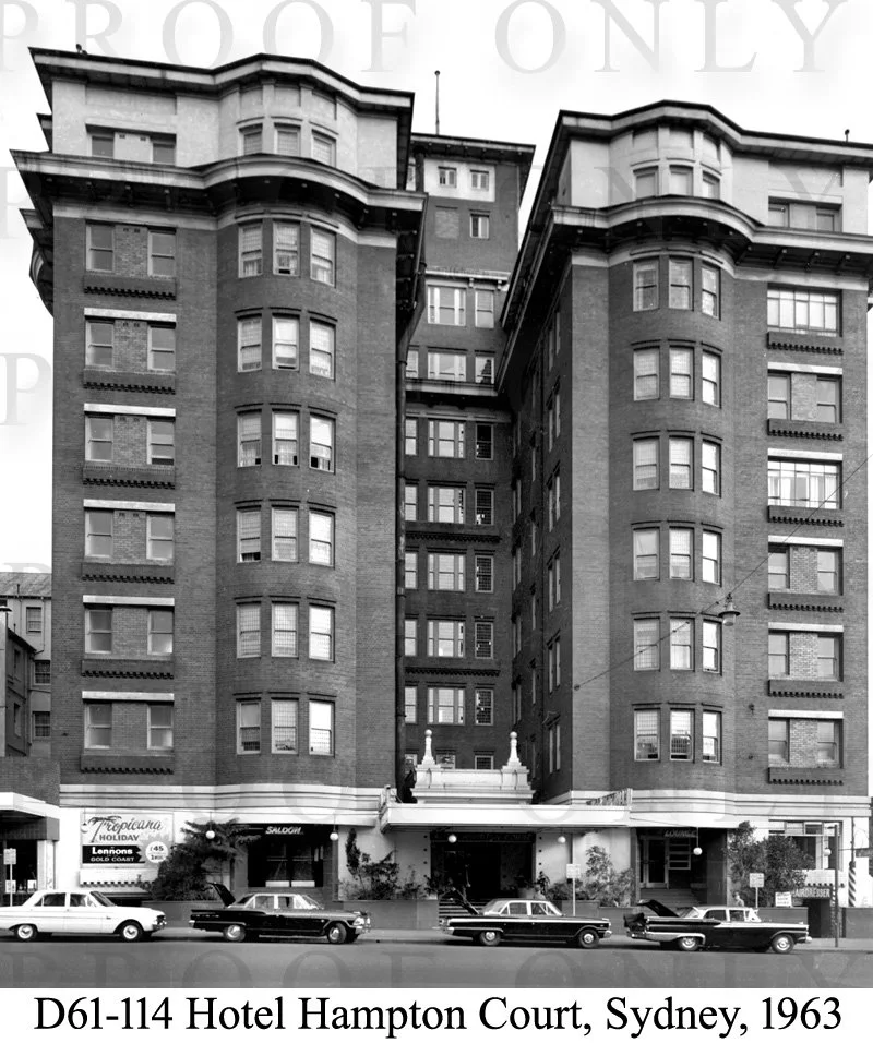 Place Hotel Hampton Court  1963 D61-114.jpg