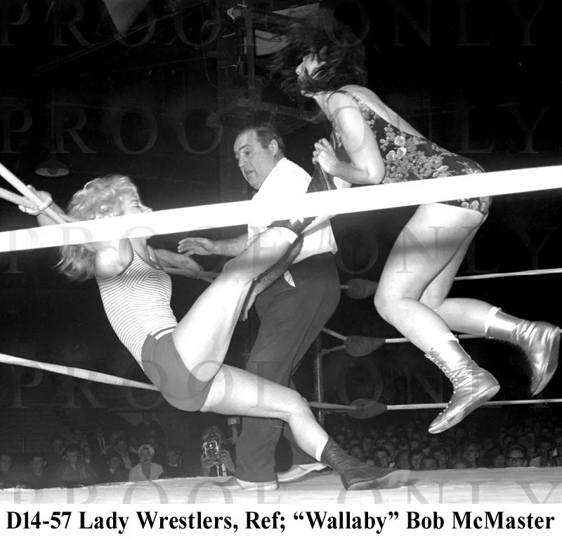 D14-57 Lady Wrestler.jpg