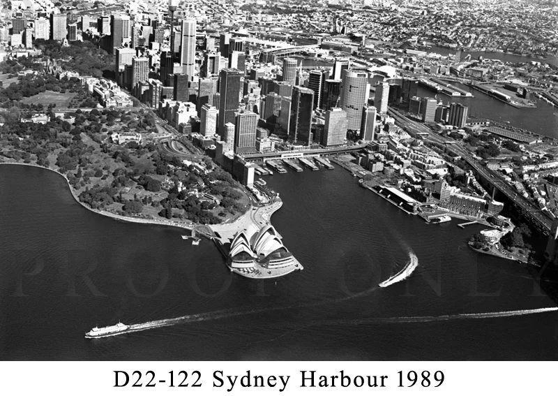 D22-122 Sydney 1989.jpg