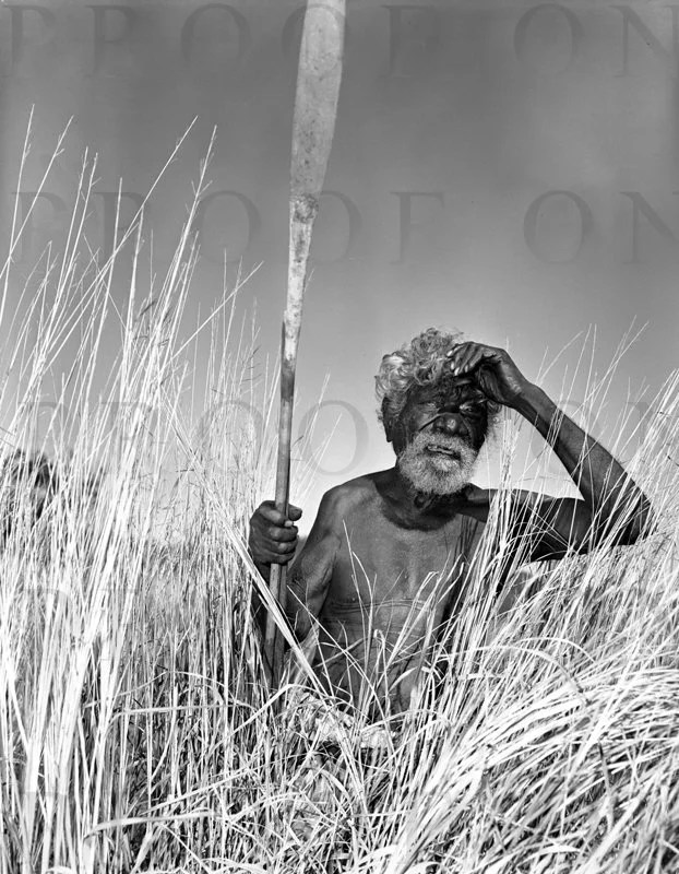 D27-36 Arnham Land The Hunter