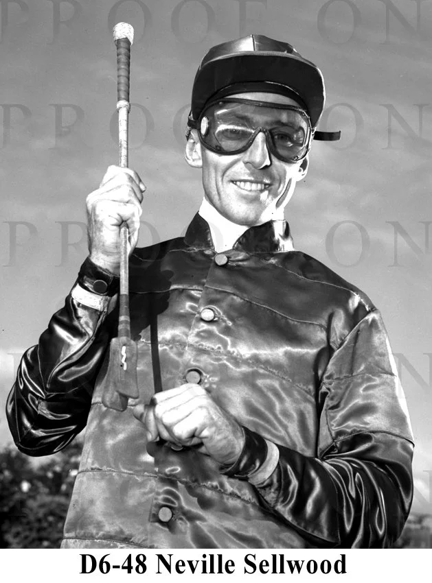 D6-48 Neville Sellwood.jpg