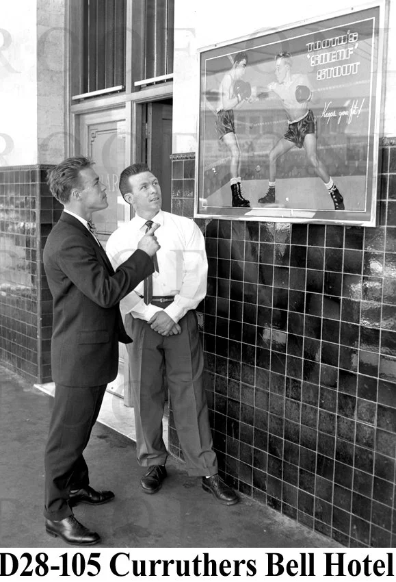 D28-105 Jimmy Carruthers Bells Hotel.jpg