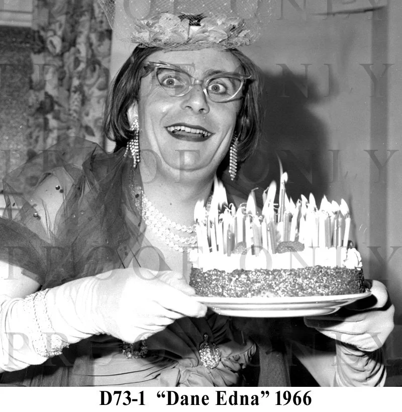 Entertainment Barry Humpries 1966 D73-1 copy.jpg