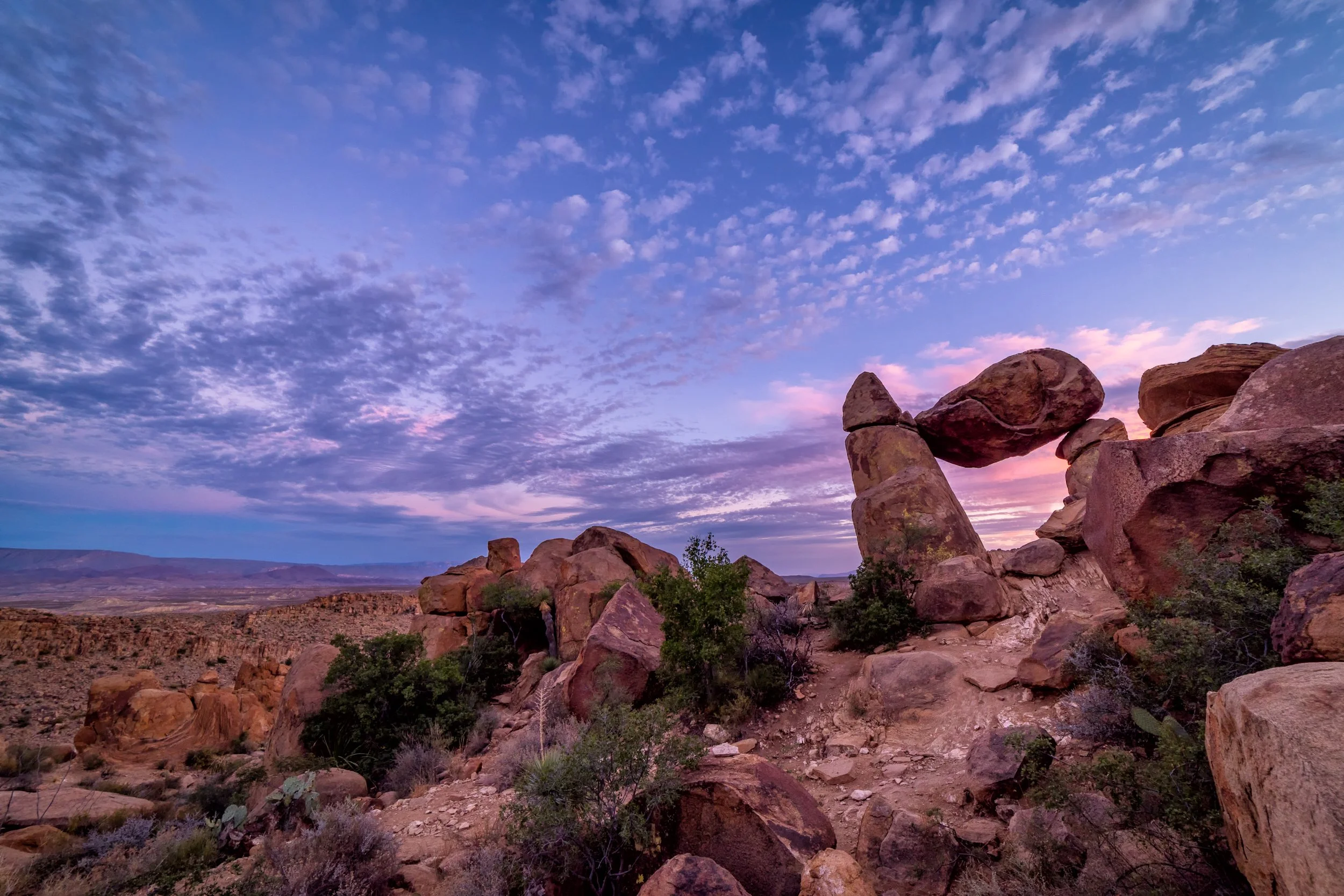 balanced-rock-big-bend-1.jpg