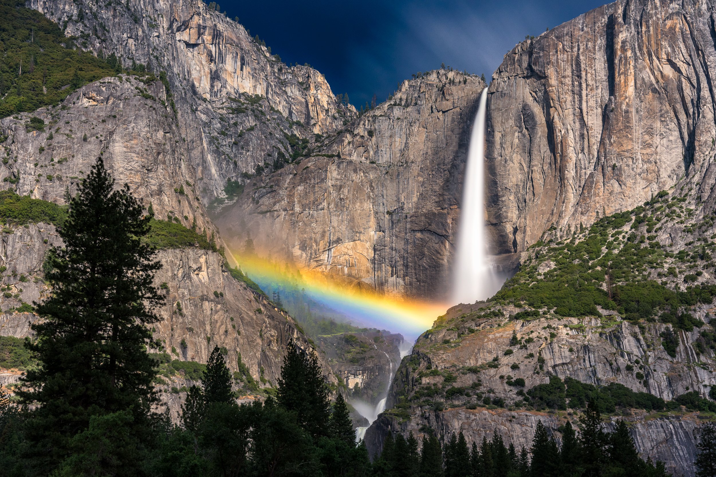 yosemite-falls-moonbow.jpg