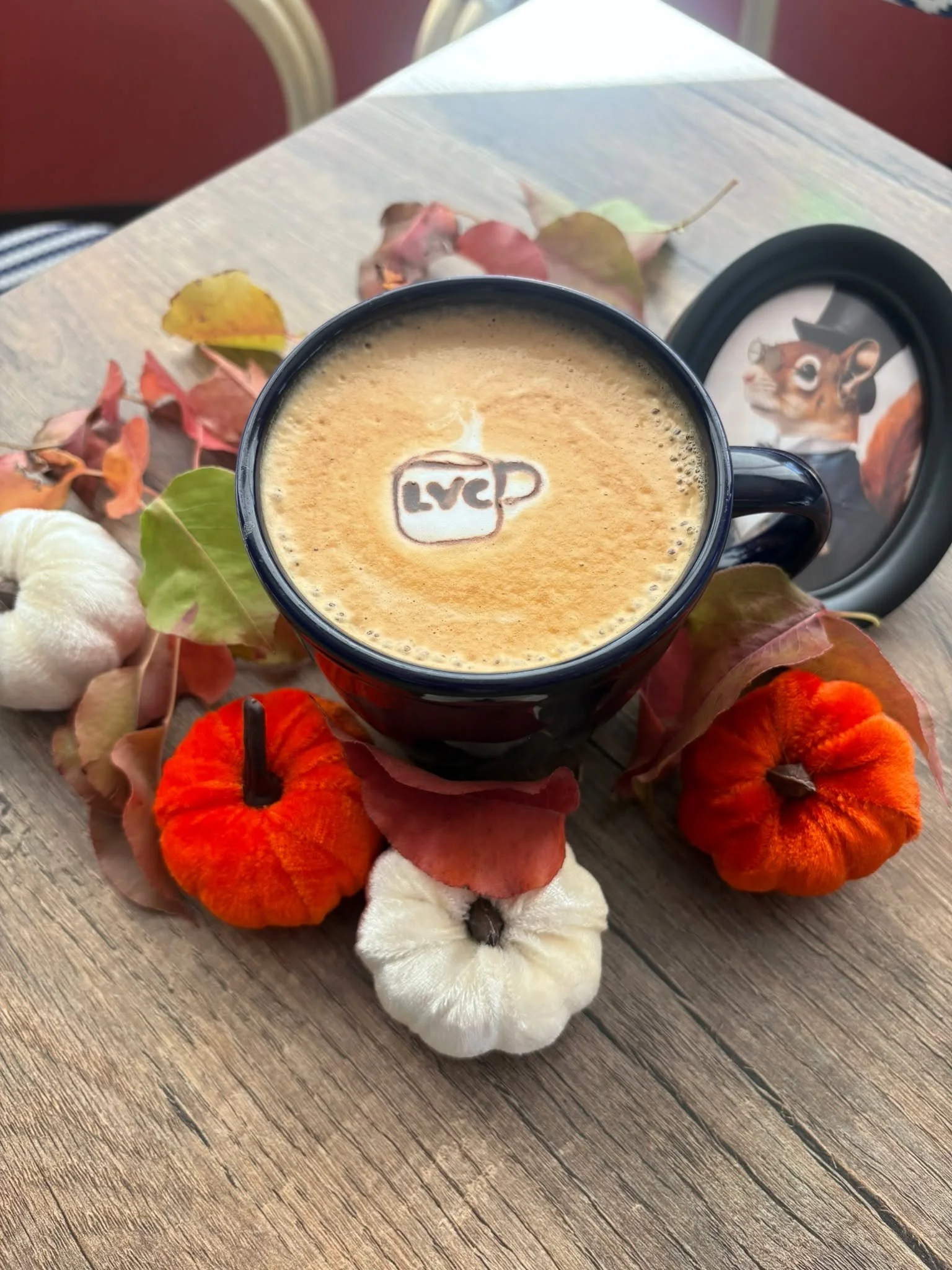 Start your weekend with your favorite brew and your favorite mug! ☕✨
Show off your style &mdash; snap a pic, tag us, and share your cup pride! 📸💛
All month long, earn extra points for being bringing in your own cup. #LaVictoriaCoffee