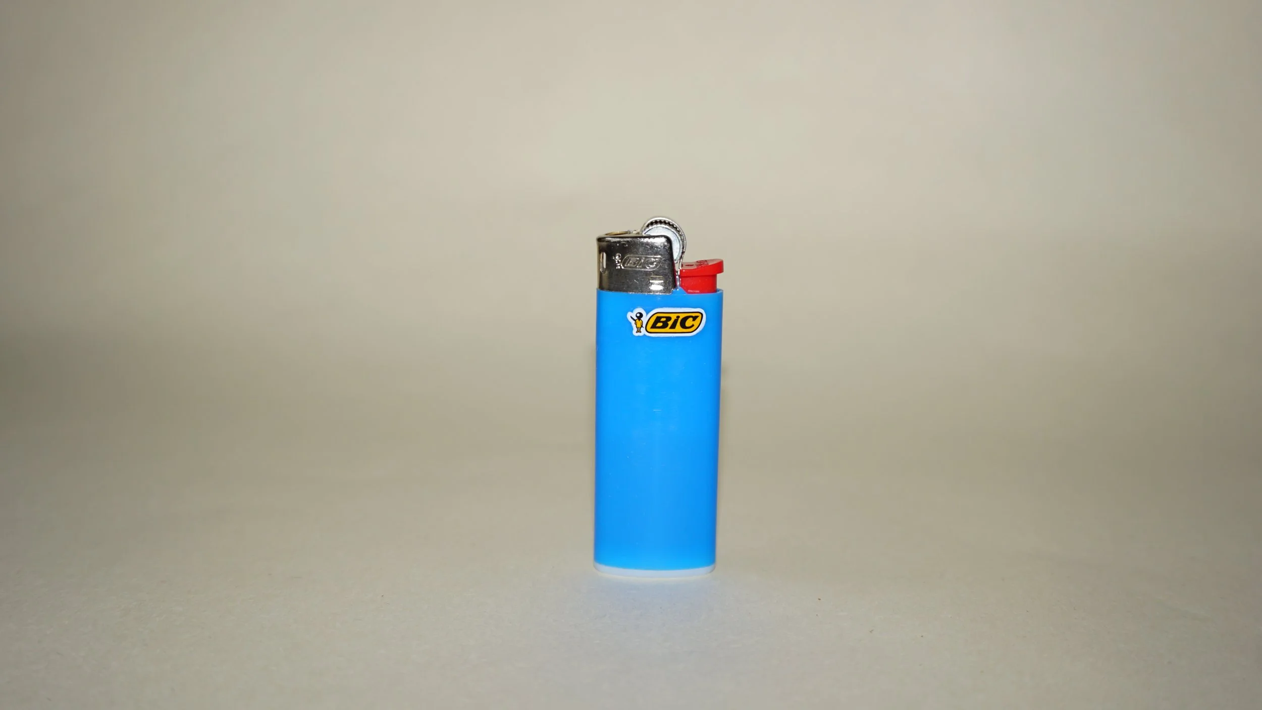 Sometimes I believe my dad is the reason I smoke. When I was younger I used to hate the smell of his cigarettes in my room and on my clothes. When I got the kicked-out-email from my university in Brighton I cried and went out for a cigarette. That’s 