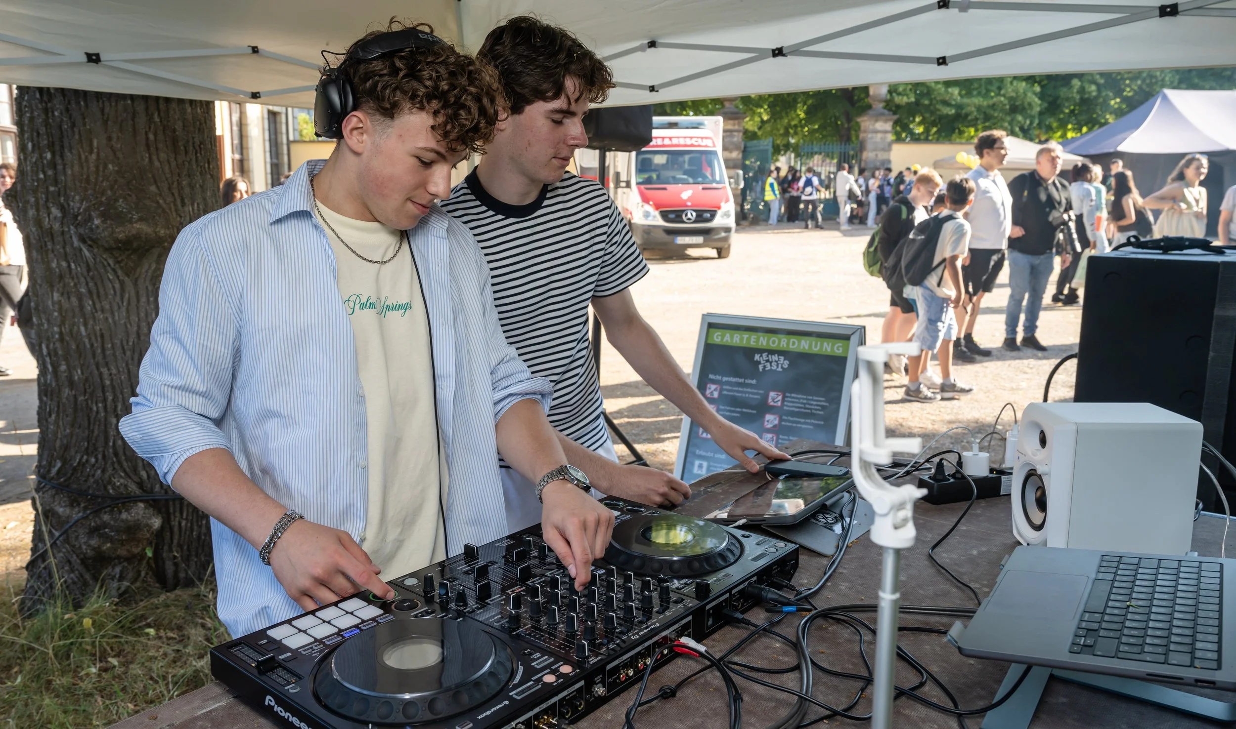 DJ HDJ.jpg
