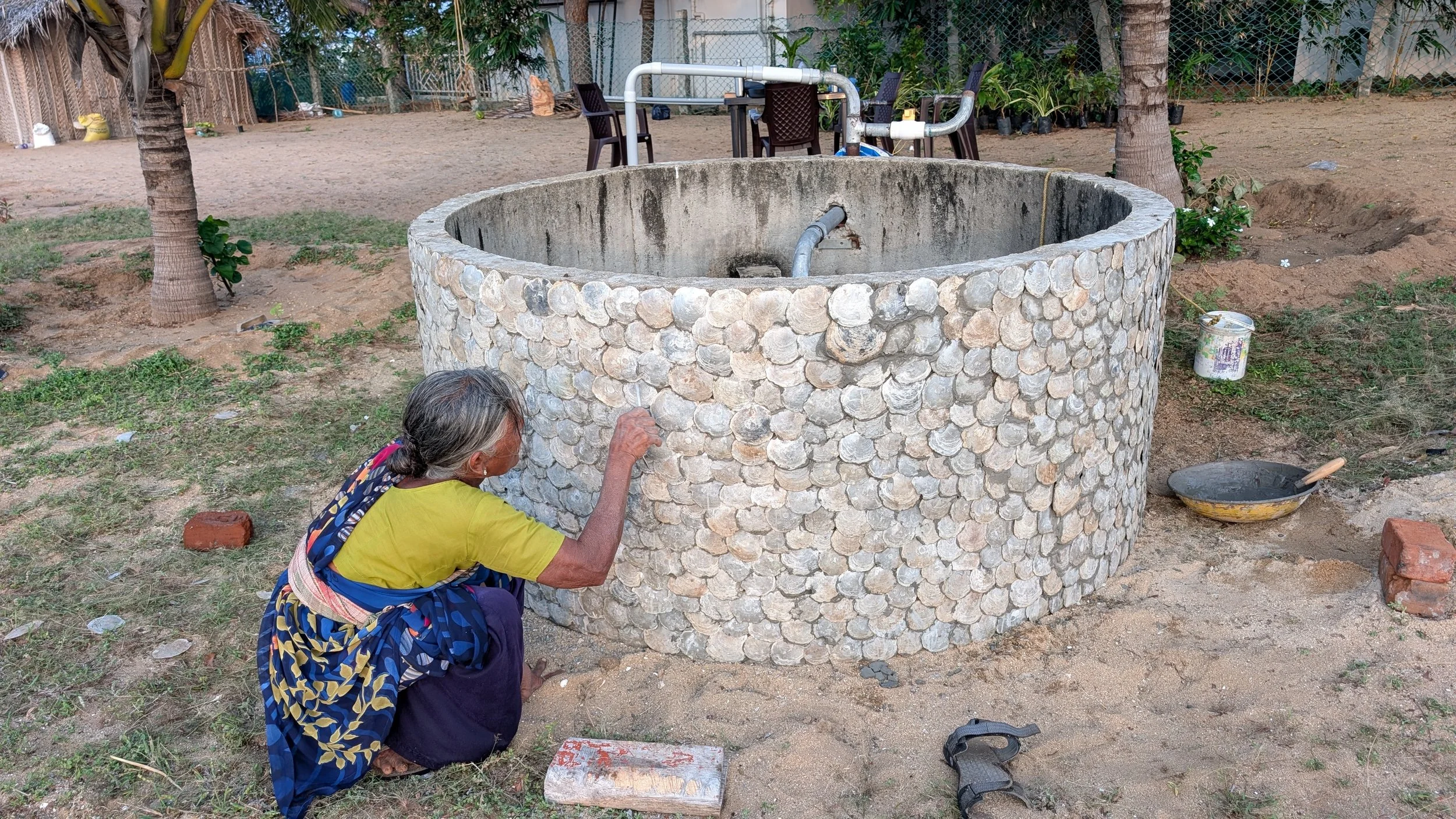 Cladding of open well [photo by Jananee Mohan]