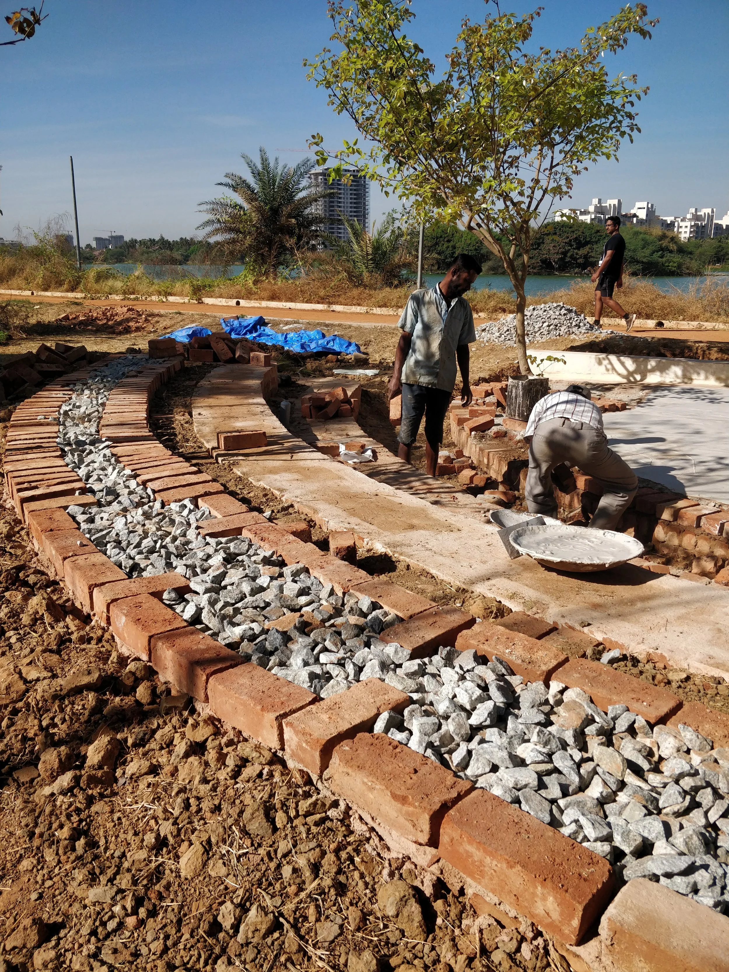 Construction of steps with brick and jelly (crushed stone)