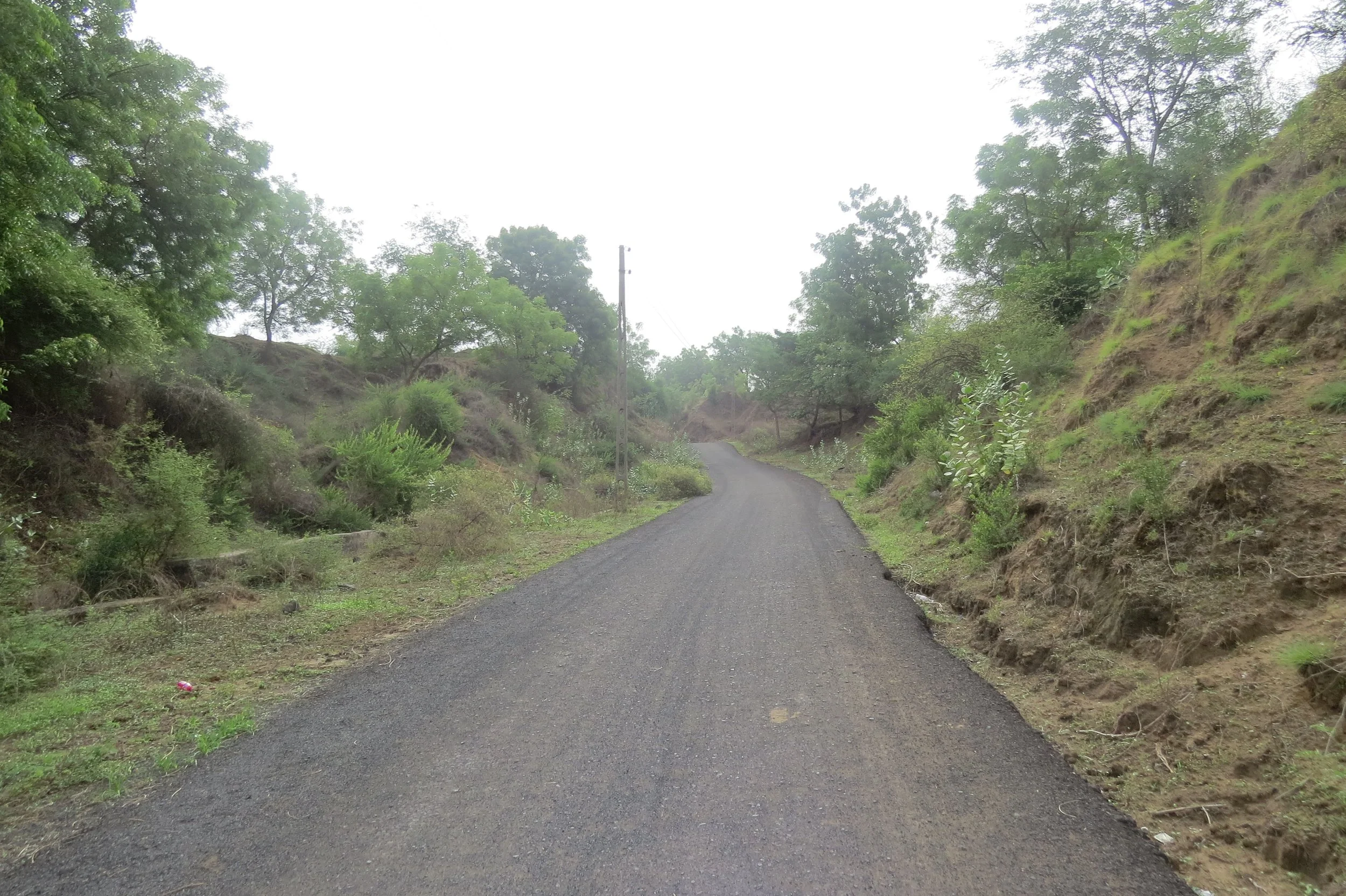 Road through slopes / ravines