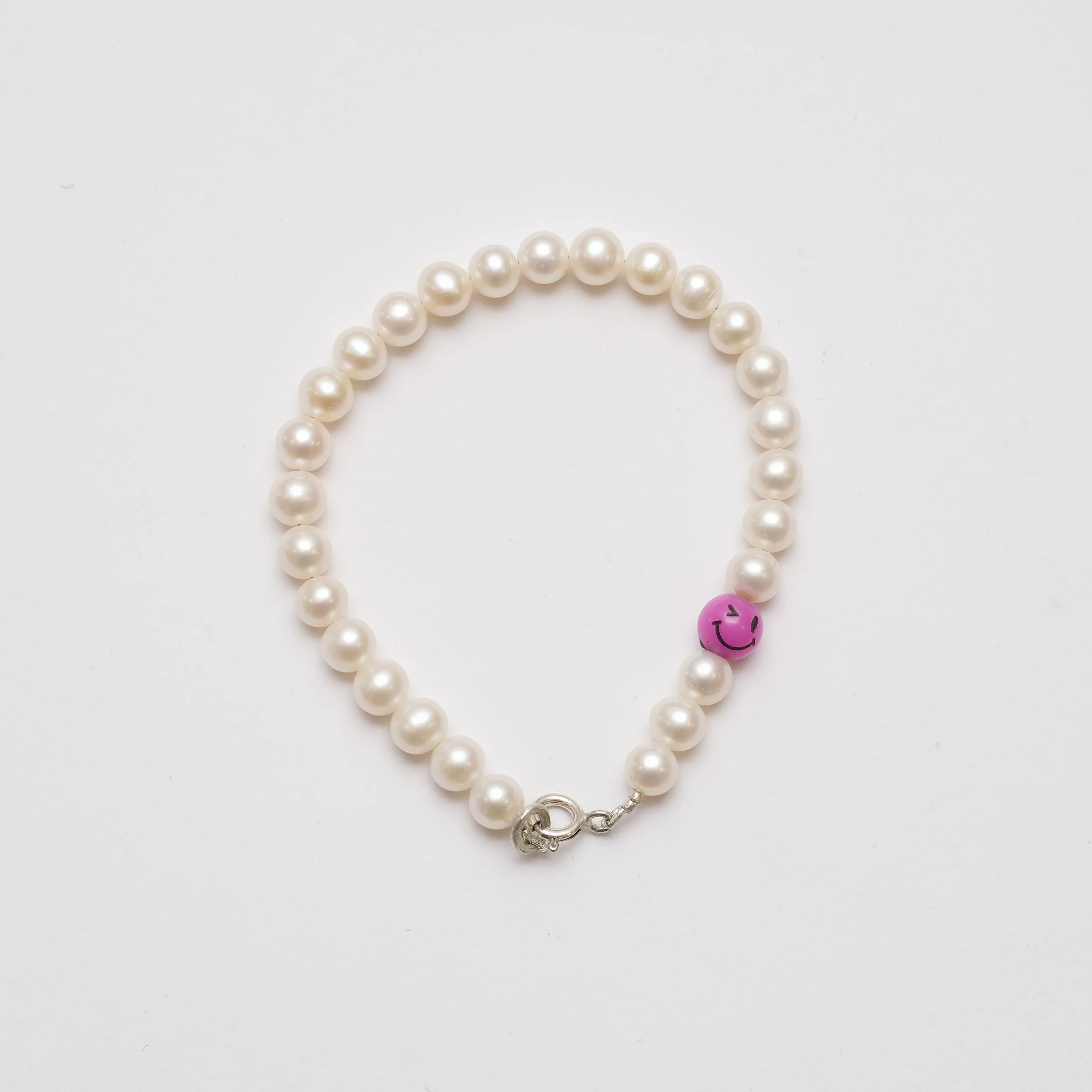 Pearl bracelet with smiley - 19.5cm x 7mm