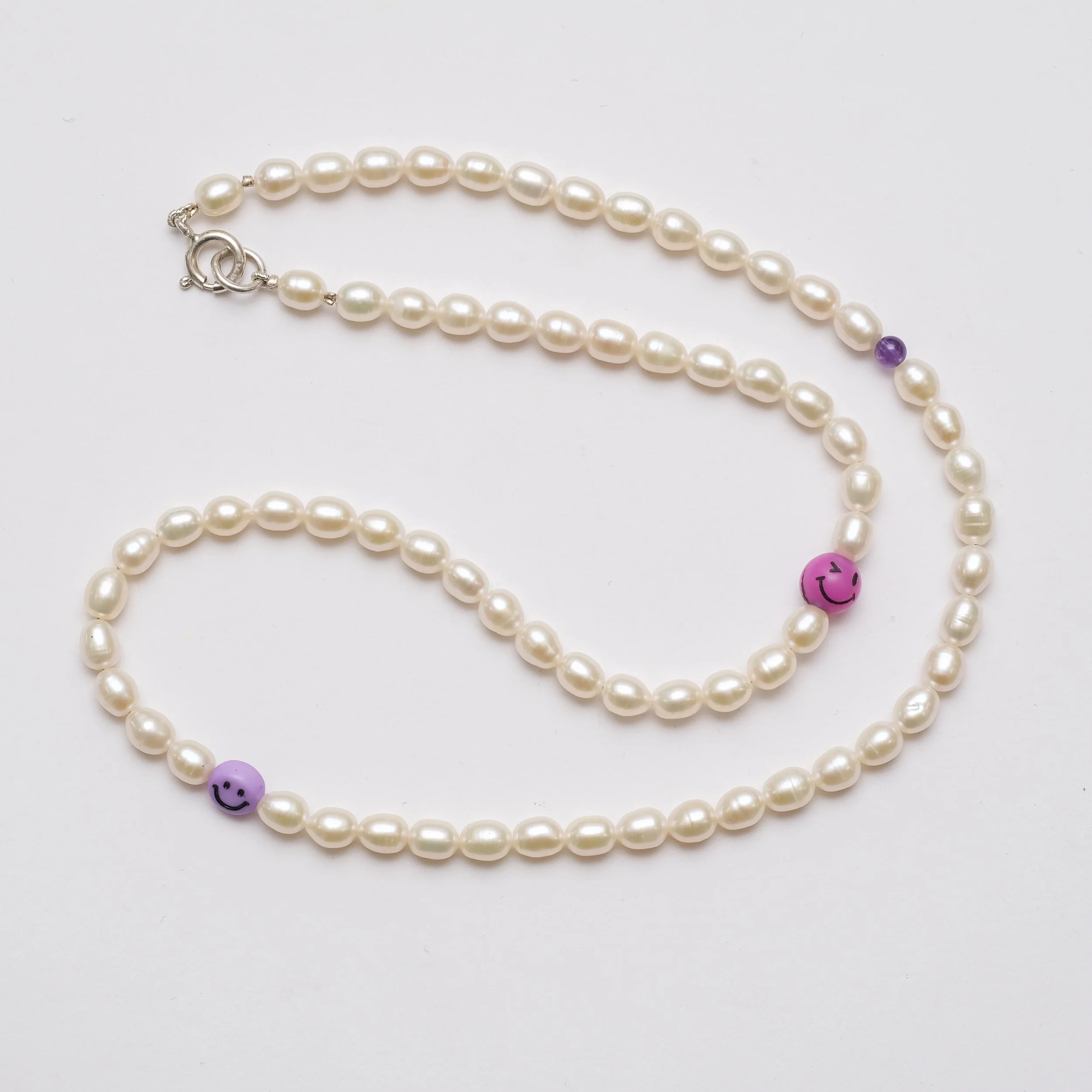 Pearl chain with smileys - 50cm x 5.5mm