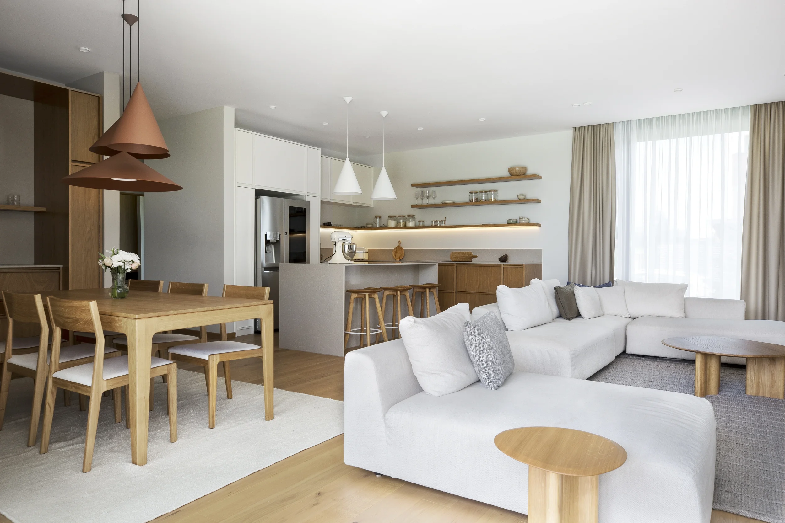 Skräddarsytt kök som smälter in med resten av inredningen