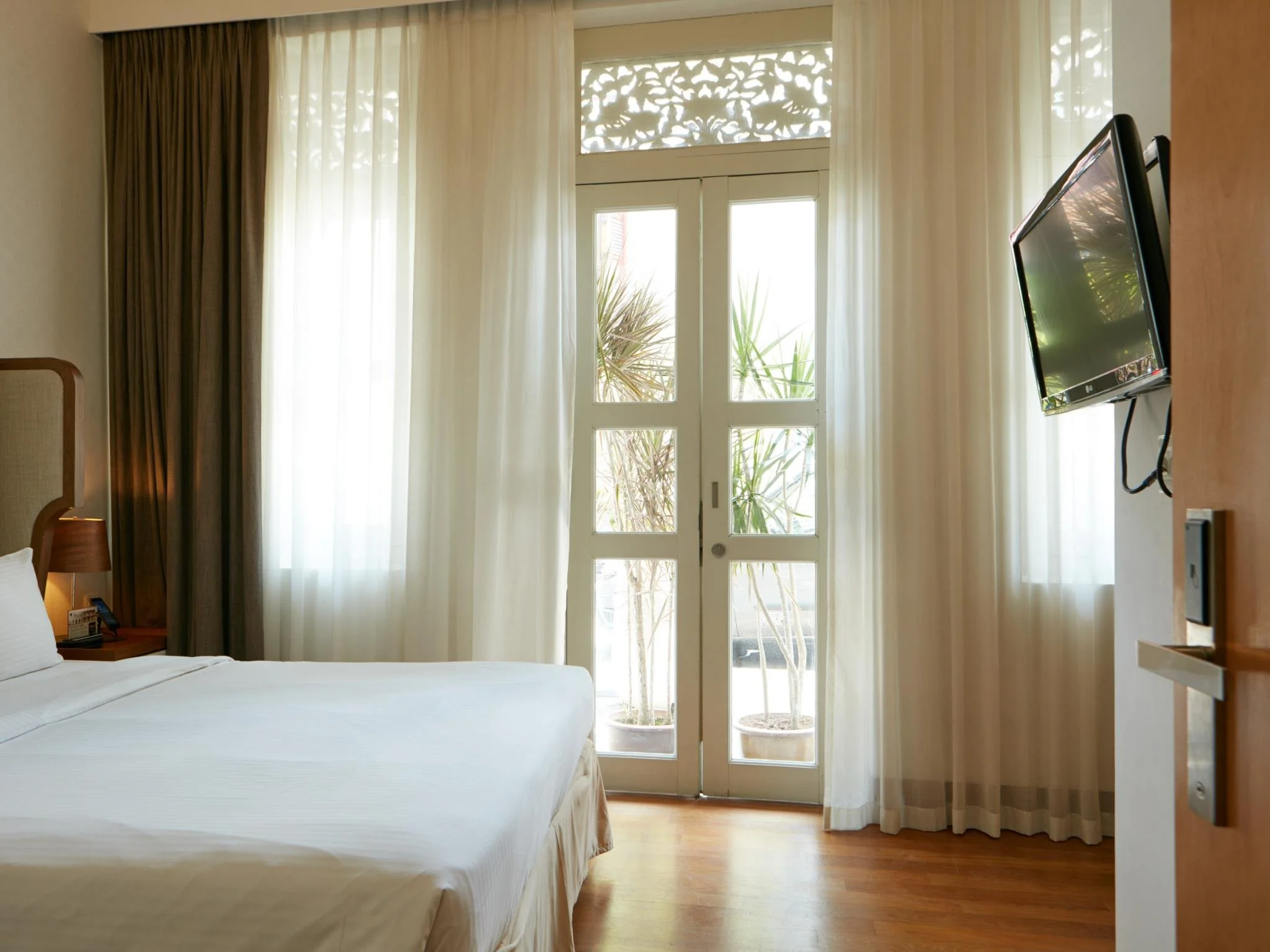 Sultan Room facing Aliwal Street
